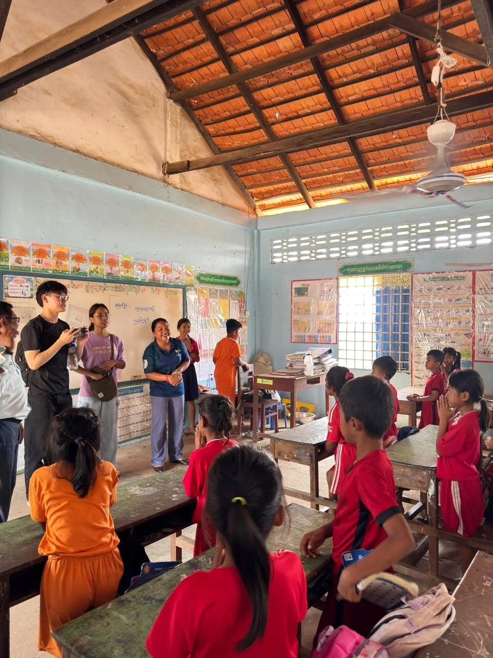 Welcoming NUS healthcare students from the Damai Project on their recent recce to central Kampong Chhnang province. 

The Damai Project brings together undergraduates from NUS healthcare faculties, encouraging them to engage with overseas partners in