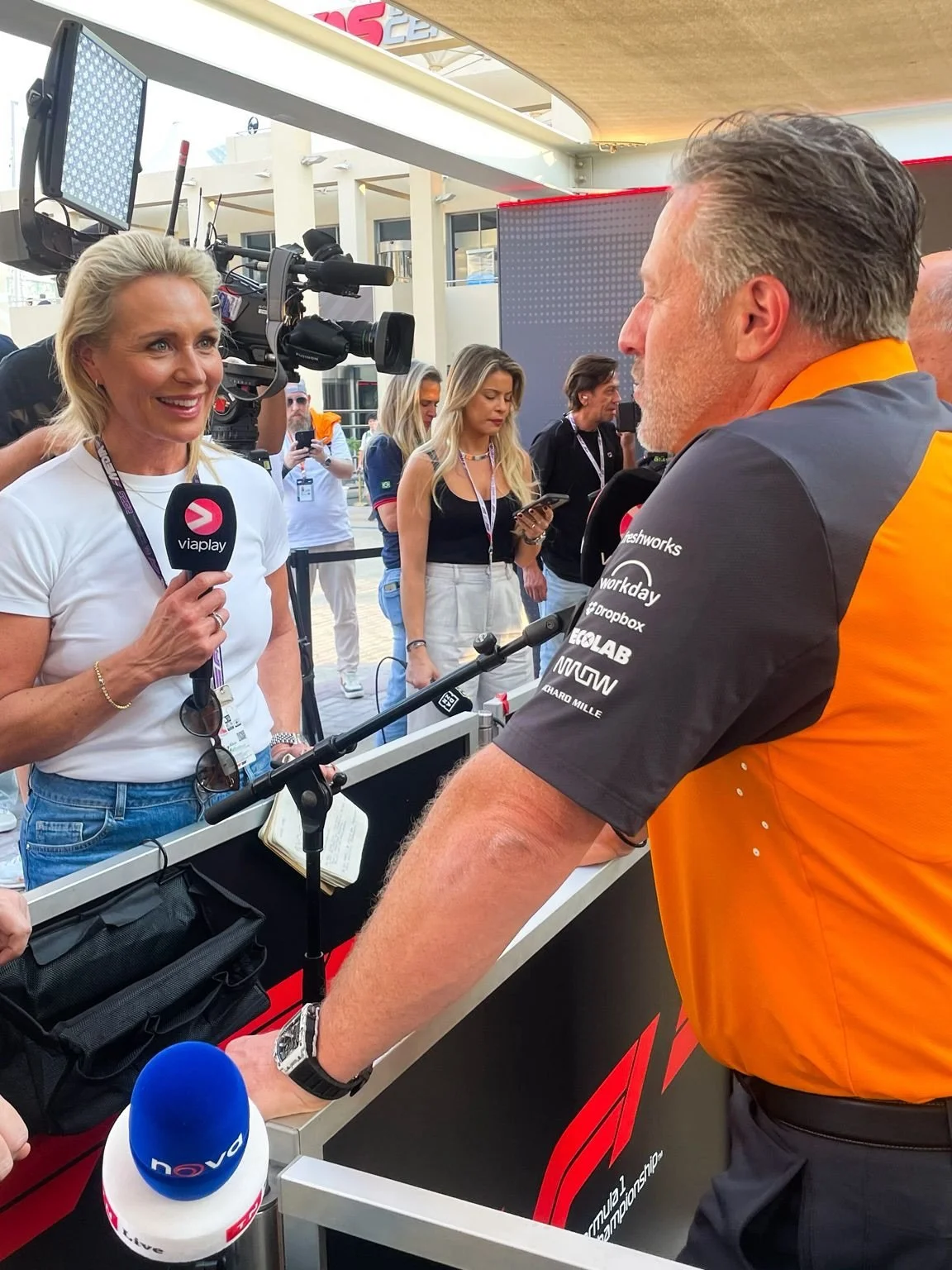 Kiitos kausi 2025 - olit j&auml;rjett&ouml;m&auml;n hieno 🫶
Oli viikonlopun j&auml;lkeen totaalinen ulospuhallus, en saanut edes p&auml;ivityst&auml; tehty&auml;. 

Viimeinen kuukausi ollaan menty tukka putkella, ei ole ollut tyls&auml;&auml;, on ol