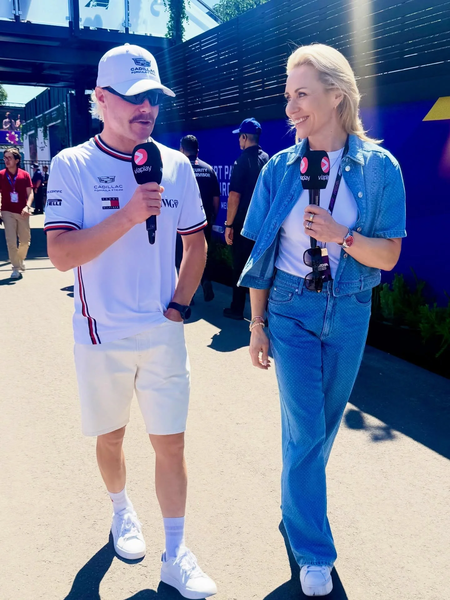 First one for this season ❤️&zwj;🔥
Thank you Melbourne - I love you 🇦🇺🐨🦘

1. Valtteri is back
2.-3. Mercedes breakfast event on Thursday 
4. Fans on Melbourne walk always showing a lots of support 
5. My partner in crime-So lucky to work with th