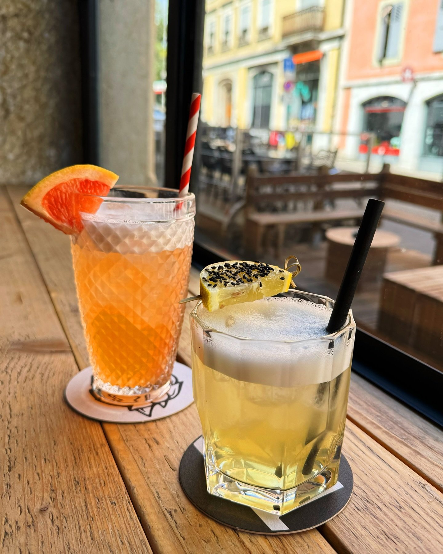 Sunny weekend vibes! ☀️

When the rain clears, it&rsquo;s time for some sunshine ☀️ and it didn&rsquo;t come alone! 😉
Straight from our new cocktail menu, dive into our citrus duo sensation:

The Mezcal Paloma: A refreshing concoction, a perfect bal