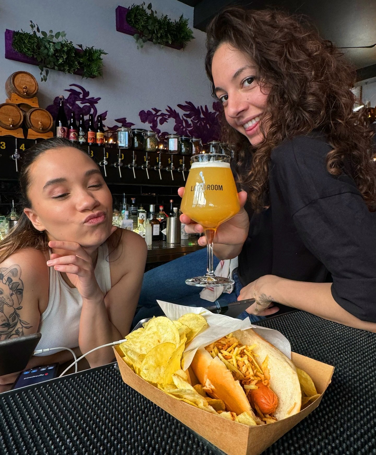 🍻 Finally the weekend at Taproom! 🌭 Don&rsquo;t miss out on our delicious hot dogs to accompany your favourite beer 🍻 Come relax and enjoy good times with friends, dogs, even with your grandma 😘🫶

Cheers! 🍻🌟 

📍Rue des Grottes 13, 1201 Gen&eg