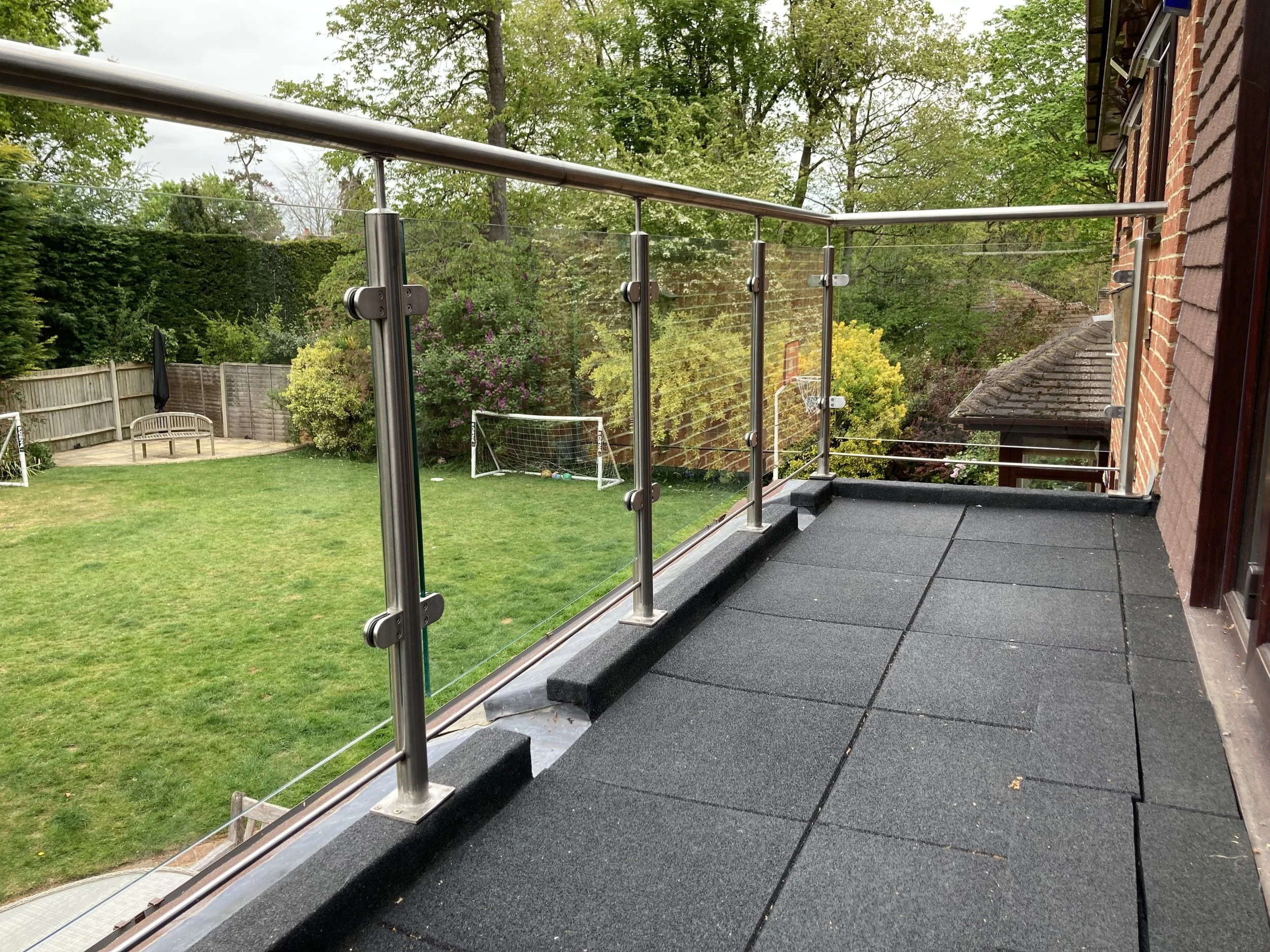 GlassBalcony3.jpg