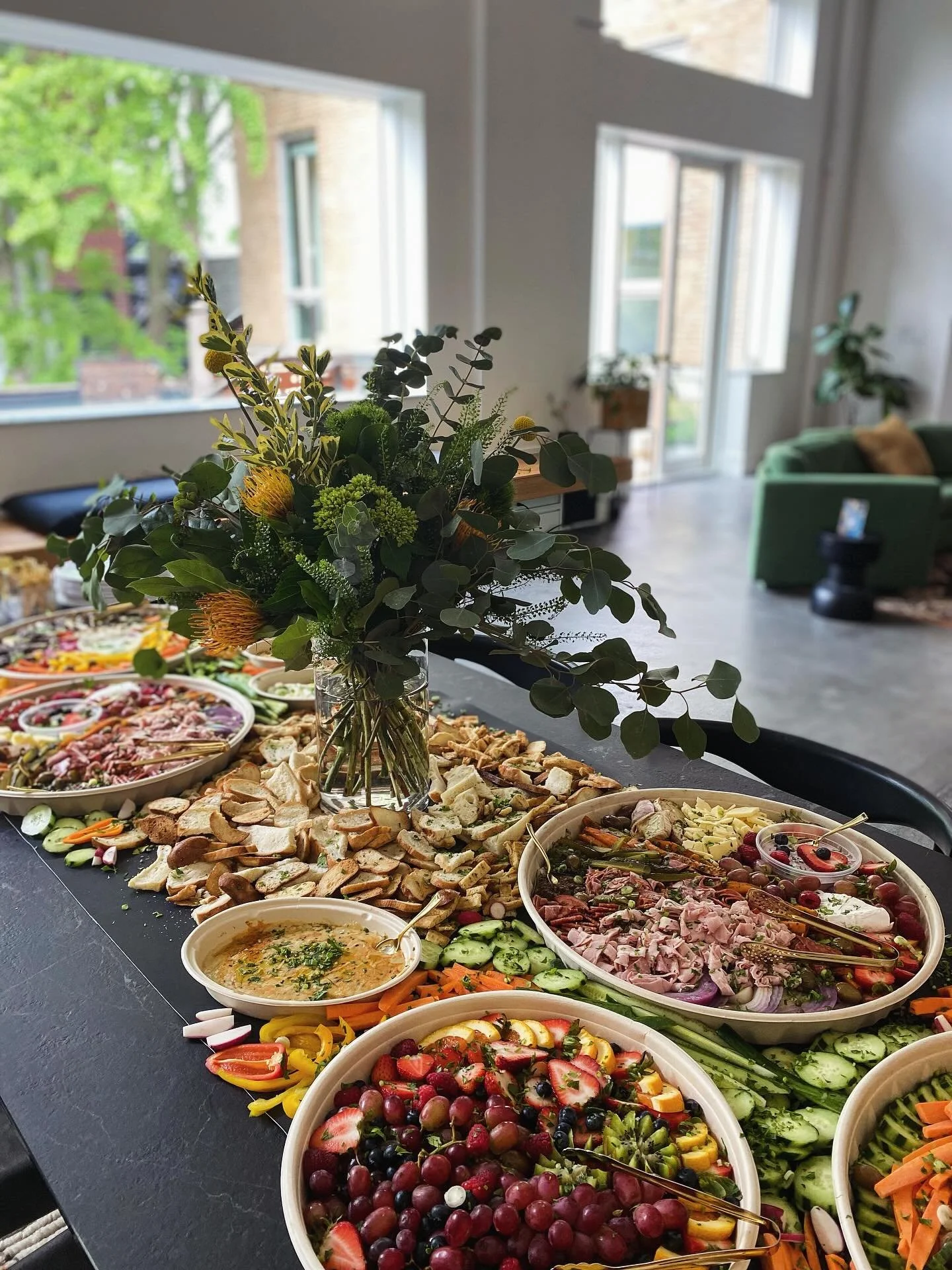 Quick Roundup Of This Weeks Events:

Real Estate Showing Of The Drop Dead Gorgeous Home/Venue @themitzchicago 

Beautiful Wedding For An Exceptional Couple (And Long Time Customers) @hangoutlighting. What A Fantastic &amp; Intimate Space! 
PS: This T