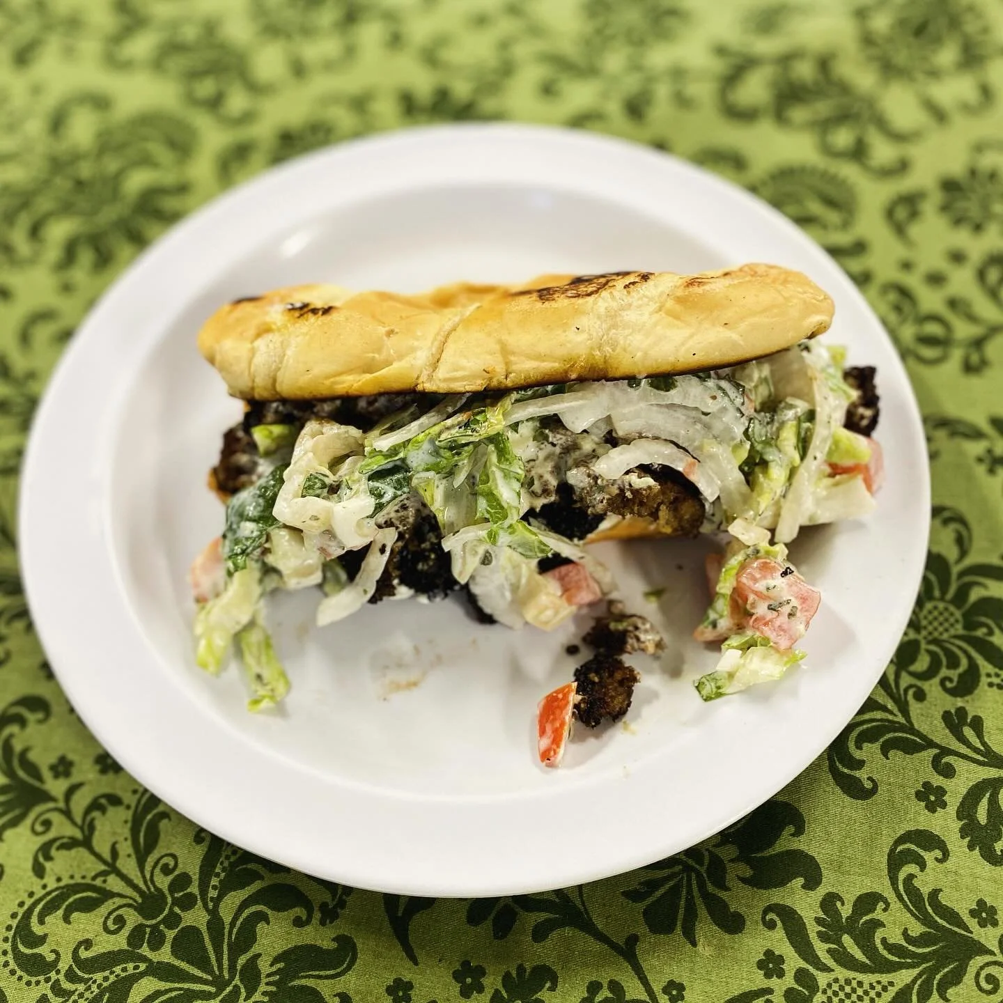 Pretty Excited About This Gyro Hero Sandwich Situation We Are Rocking This Summer. Toasted Hoagie Roll, Super Tasty Tzatziki Slaw, Crispy Homemade Gyros, Big Hit Of Greek Dressing&hellip;

She&rsquo;s Messy, She&rsquo;s Delicious. We Crushed These. 
