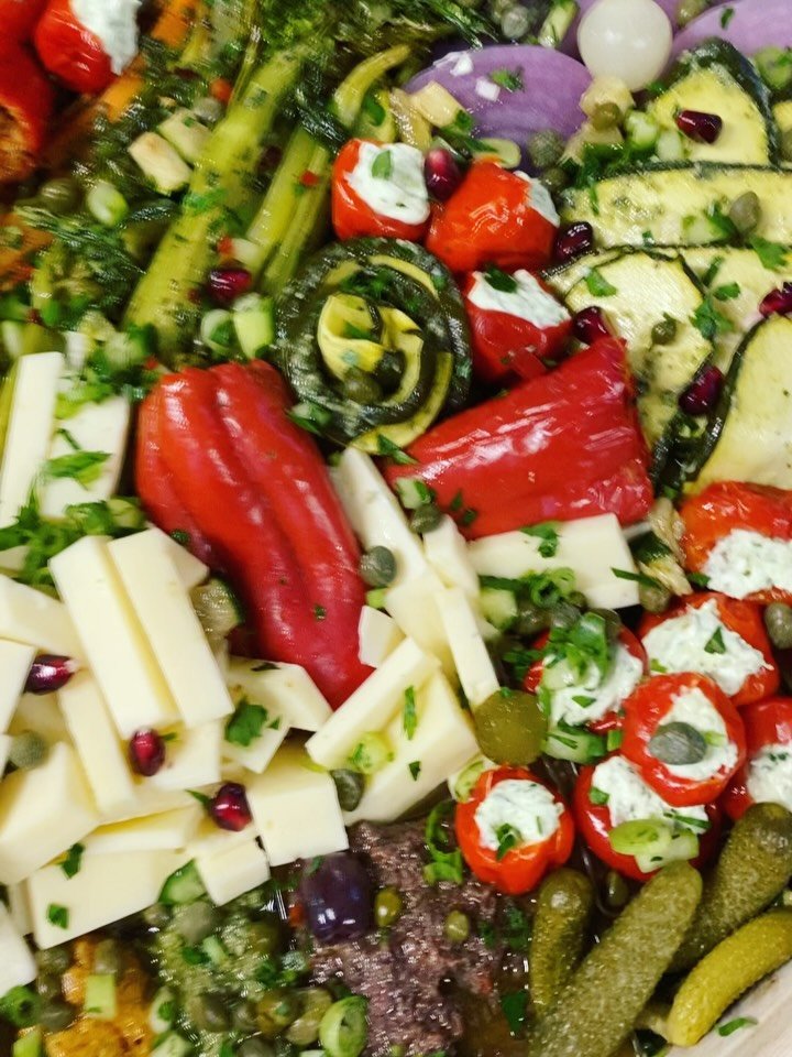 Quick Sample From Our Holiday Deliveries. 

Wishing You Happy Holidays, Laughter And The Company Of Those You Love. 

#happyholidays #tastingboard #mezetable #chicagofood #southsidechicago