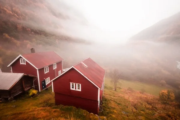 Vetti gard og Vettisfossen