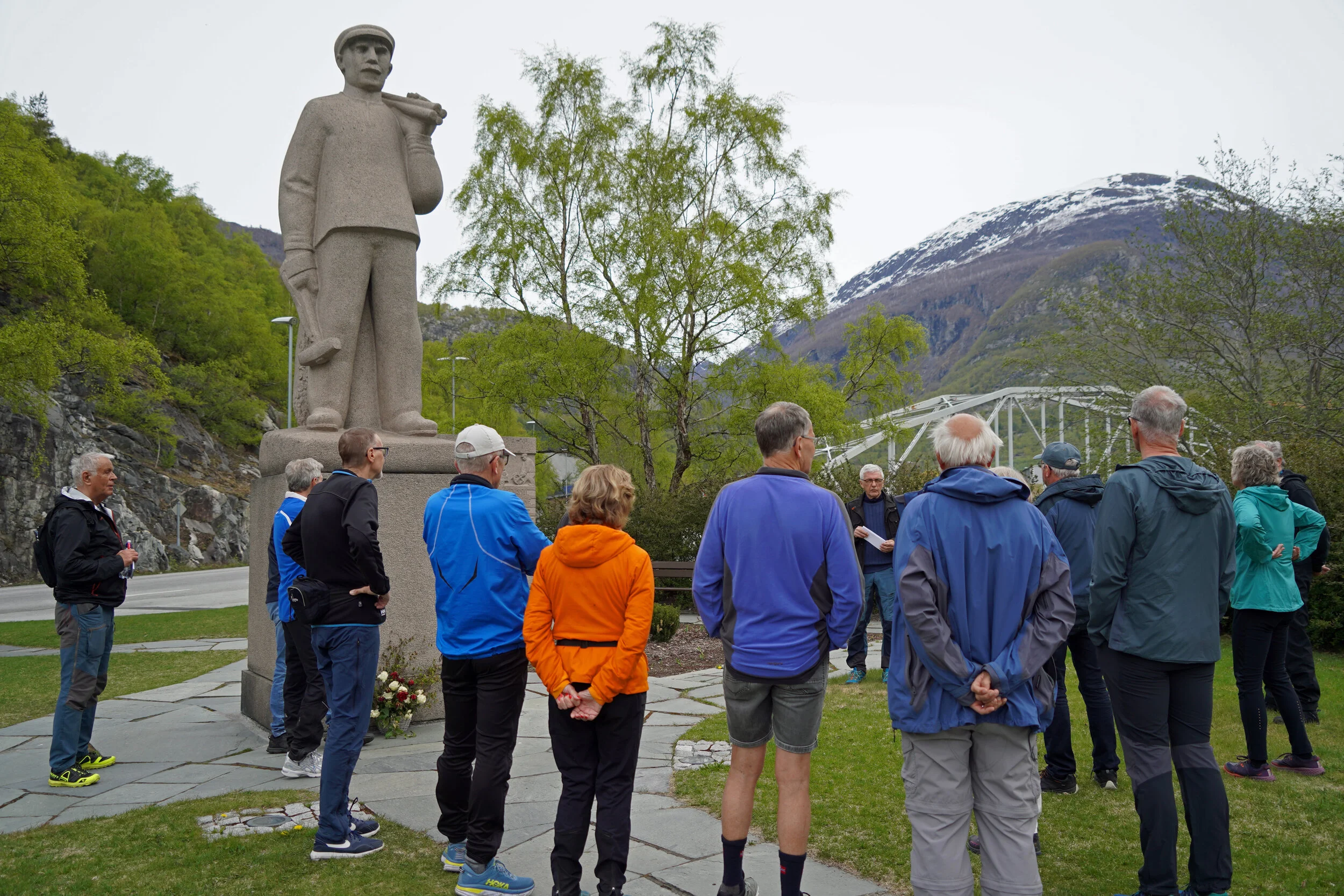 Bli med ein ekte årdøl på historisk vandring