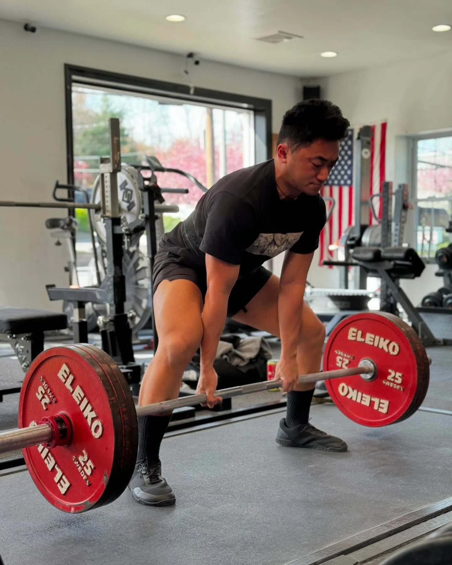 A beautiful Tuesday afternoon in the gym. We&rsquo;re very community driven here at SMG. DM to find out about memberships, day passes, and coaching ‼️

⚪️⚪️⚪️