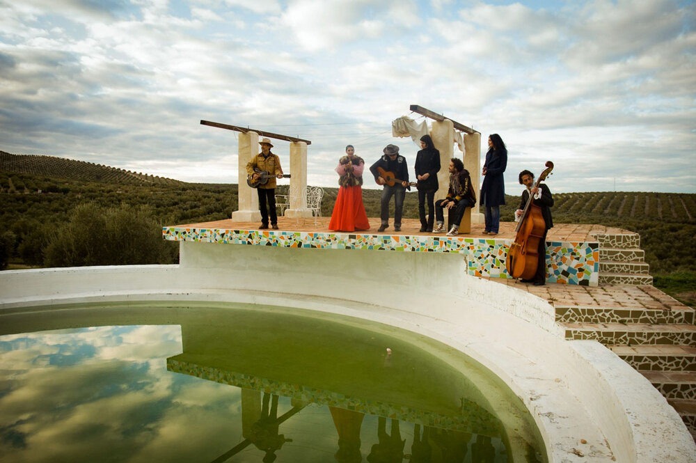 Howe Gelb &amp; A Band of Gypsies recording in the Andalusian nature.
