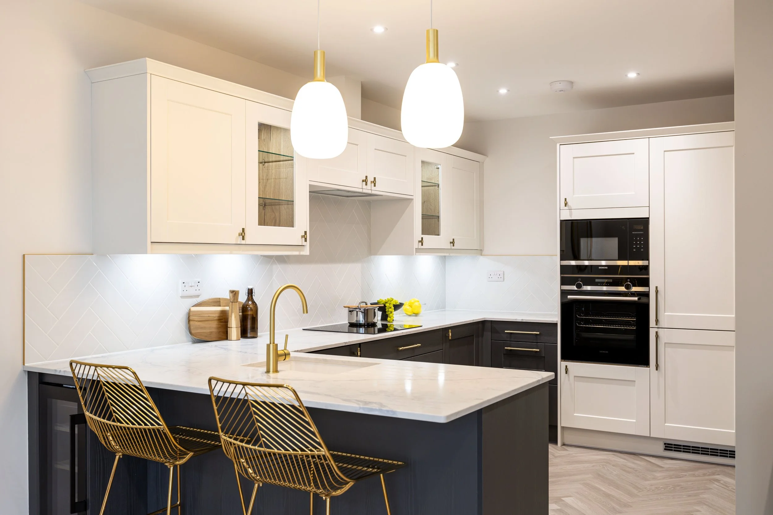 Bordeaux, Chewton Farm Rd 10.10.23-2017.jpg