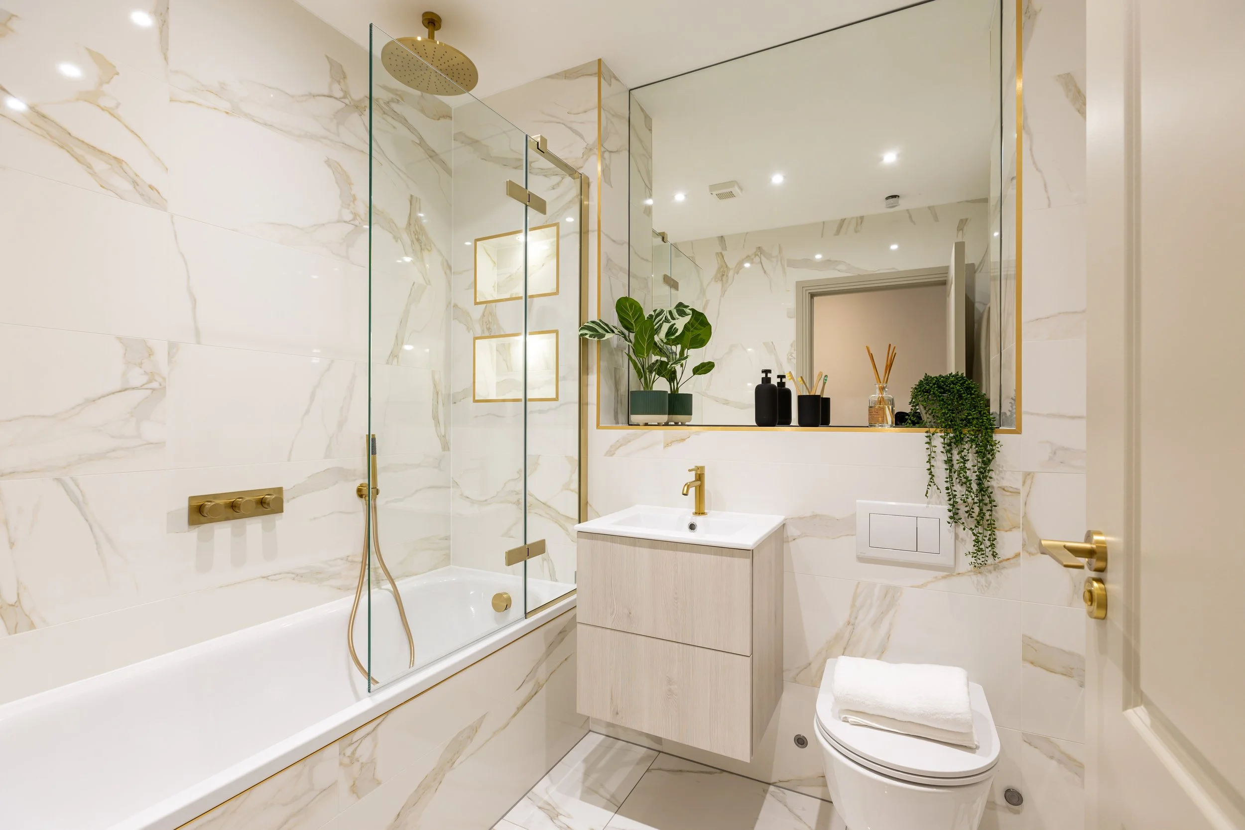 Bordeaux, Chewton Farm Rd 10.10.23-2026.jpg