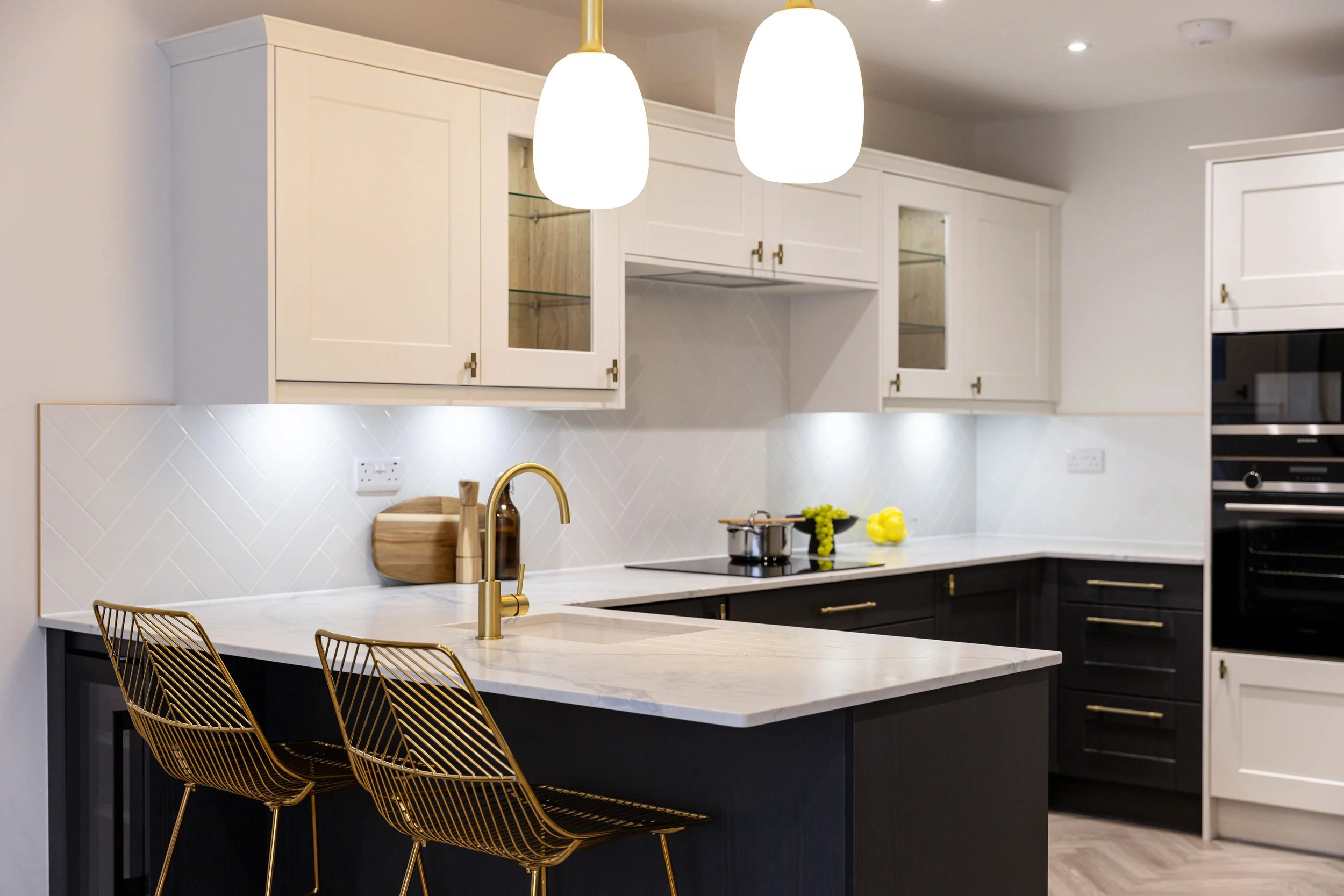 Bordeaux, Chewton Farm Rd 10.10.23-2071.jpg