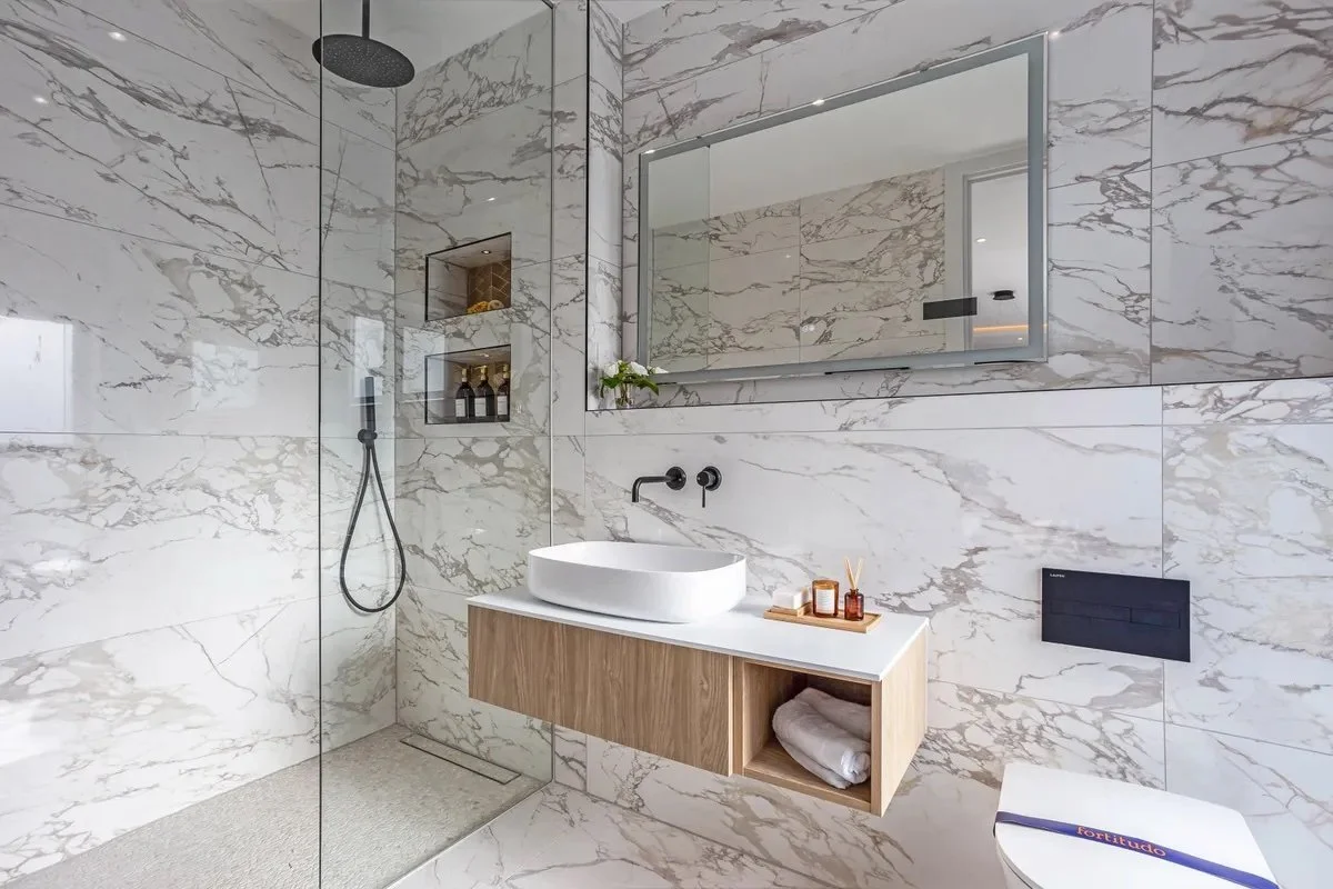 PRIMARY ENSUITE copy.jpg