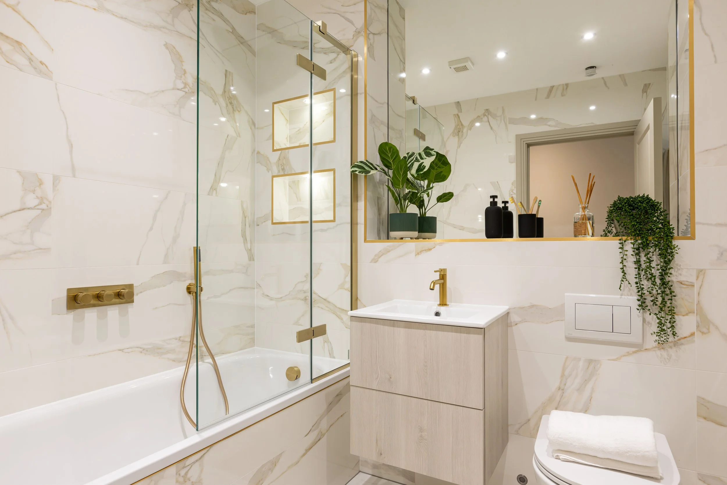 Bordeaux, Chewton Farm Rd 10.10.23-2028.jpg