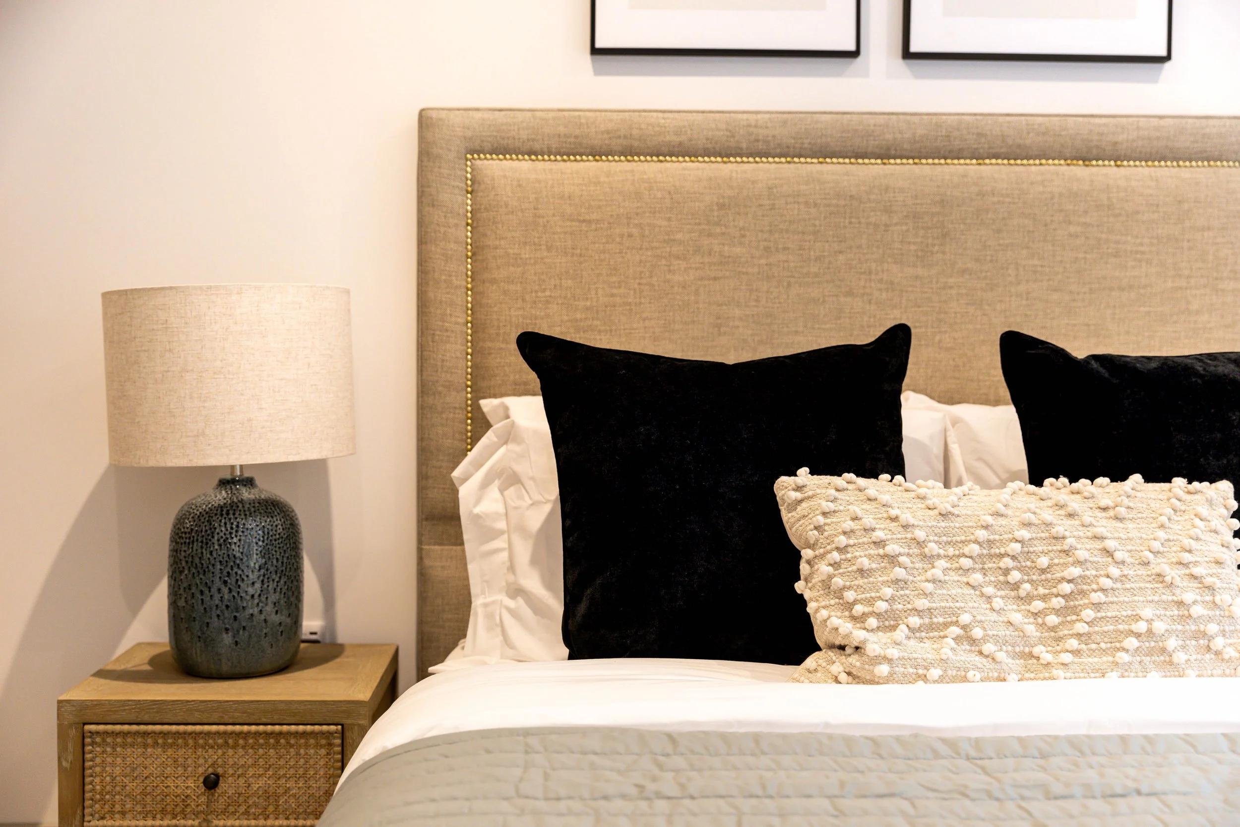 Bordeaux, Chewton Farm Rd 10.10.23-2100.jpg