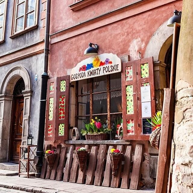 🇬🇧 Announcement! Good news! From today @gospodakwiatypolskie is open again!

We can't wait to welcome you, so be sure to come to the Old Town to welcome spring again together with us!

As usual, we promise lots of flowers, delicious Polish cuisine 