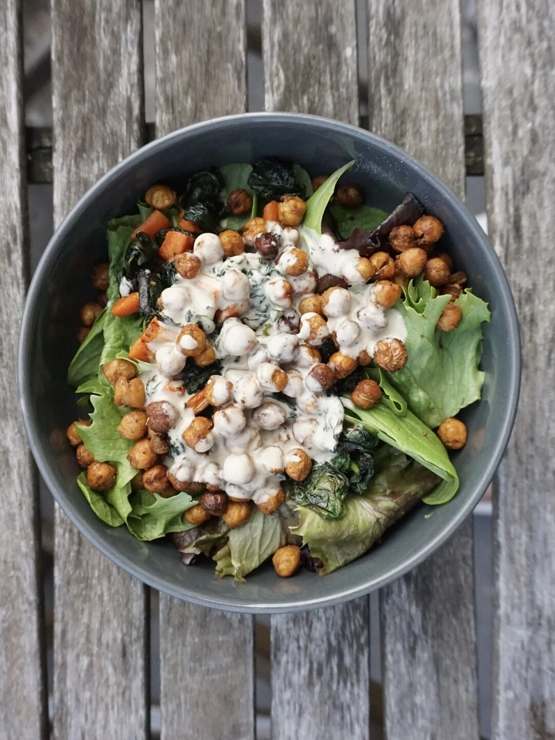 Bowl Pois-Chiche Croustillants, Poêlée Carotte et Epinards • Sauce Tahina Crémeuse• Vegan &amp; Sans Gluten • Recette Saine &amp; Simple