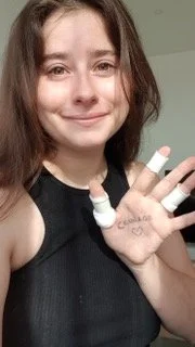 Meet Emmanuelle : "Arrêtons de nous juger et apprenons à vivre avec”