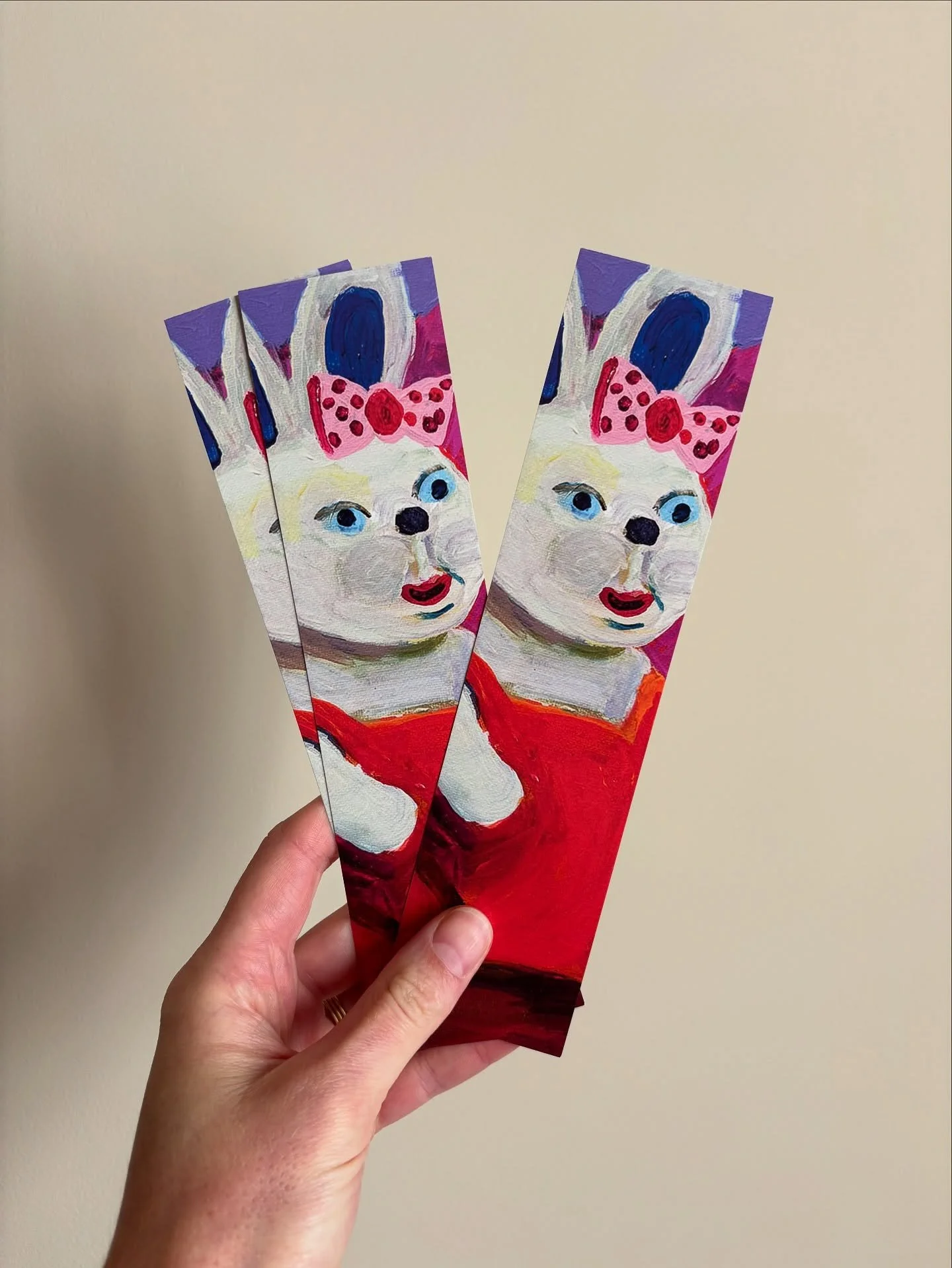 Each of our exhibitions gets its own limited edition bookmark! 🔖 We couldn&rsquo;t resist making Madam Fifi the star of our Hello Colour bookmark for this @jolambart solo show 🐰 @artwavefestival 

Only available at the gallery 🤭 Open tomorrow!

📆