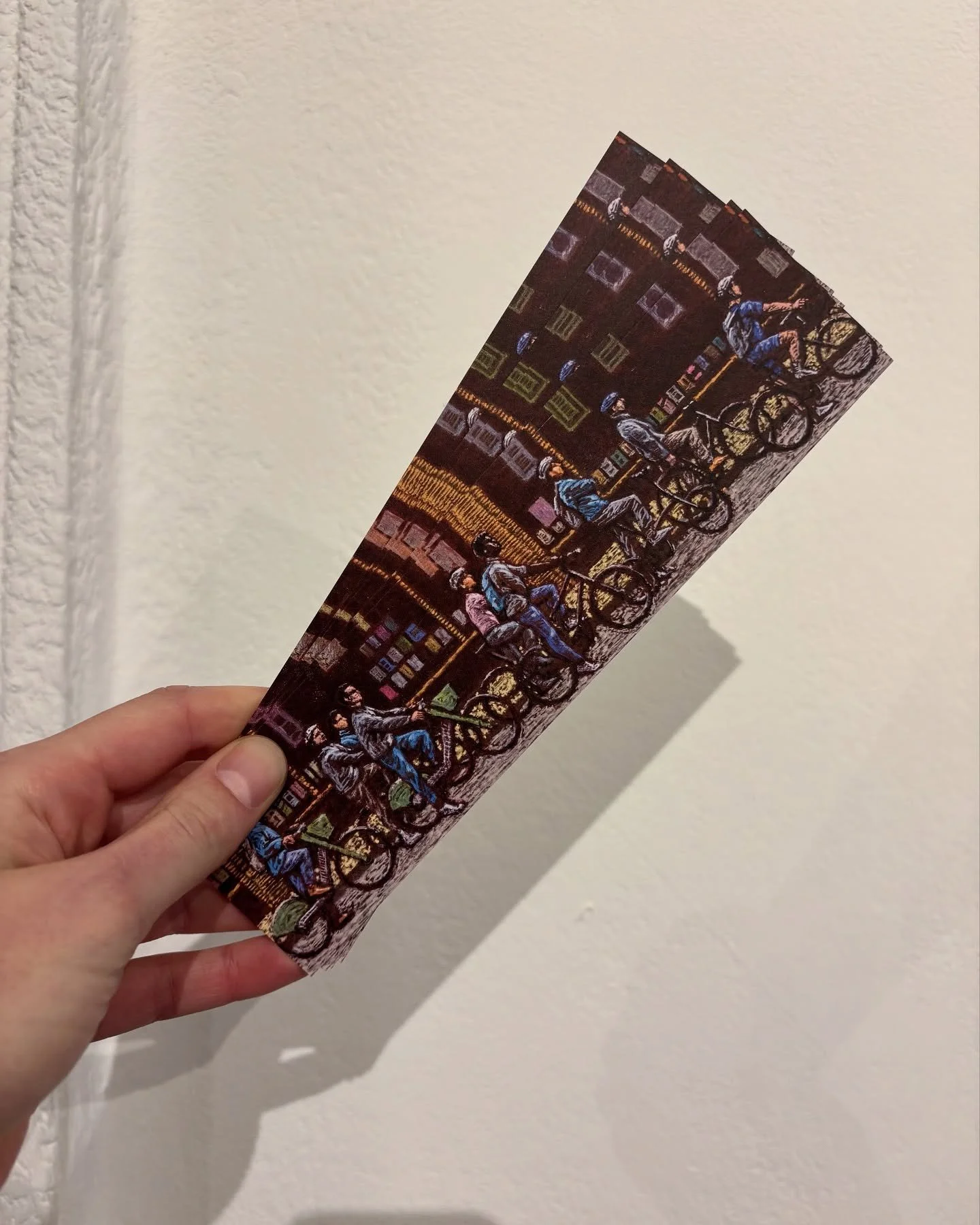 Thank you to everyone who has visited England Road: @julianbell_studio this week. It&rsquo;s been wonderful to see so many familiar faces - and meet new visitors too. We hope your Dillons bookmark reminds you of the show! 🔖🚲

(If you happen to be i