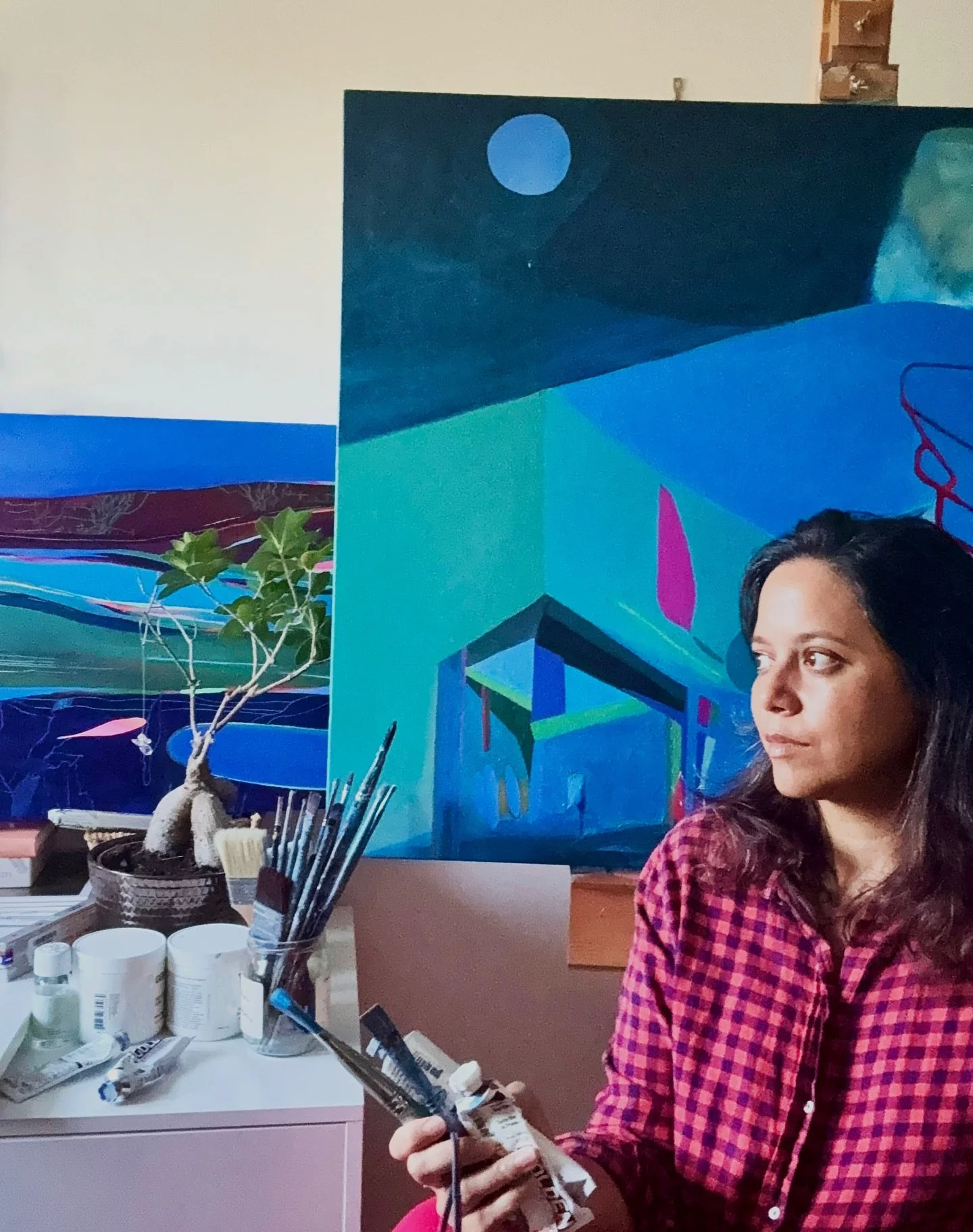 Introducing our first guest artist in the Art for Christmas exhibition: @aishabridgmanart 🙌

🖌️ Aisha is best known for her abstract paintings of imagined places. Her intention is for &ldquo;the viewer to escape into and explore these otherworldly 