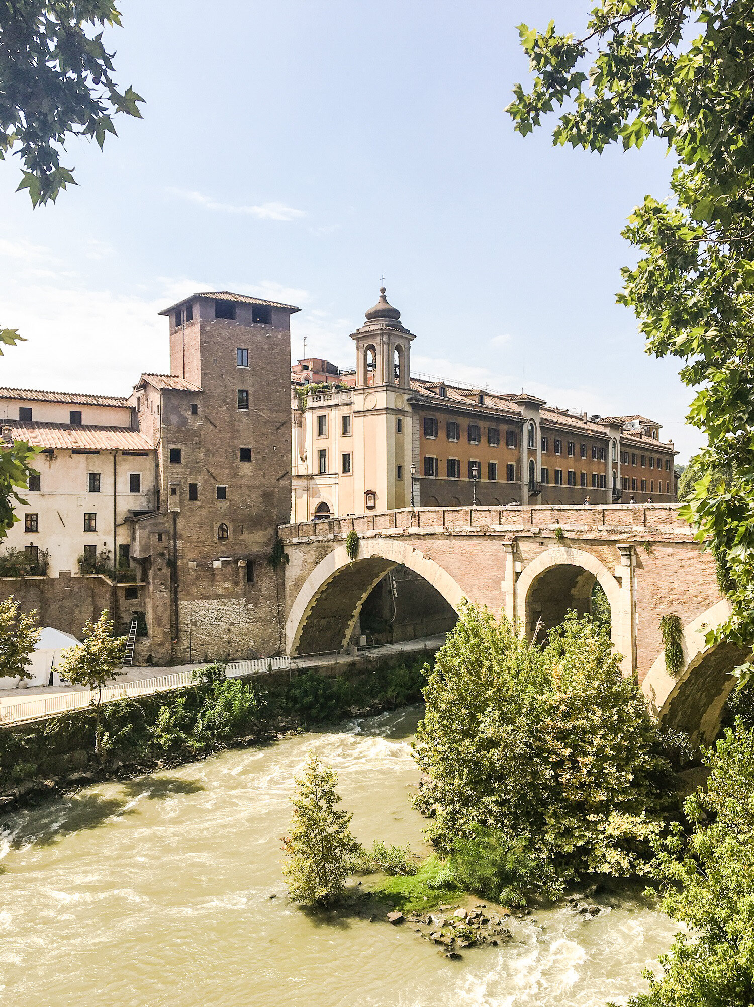 Ponte Fabricio, the oldest bridge in Rome