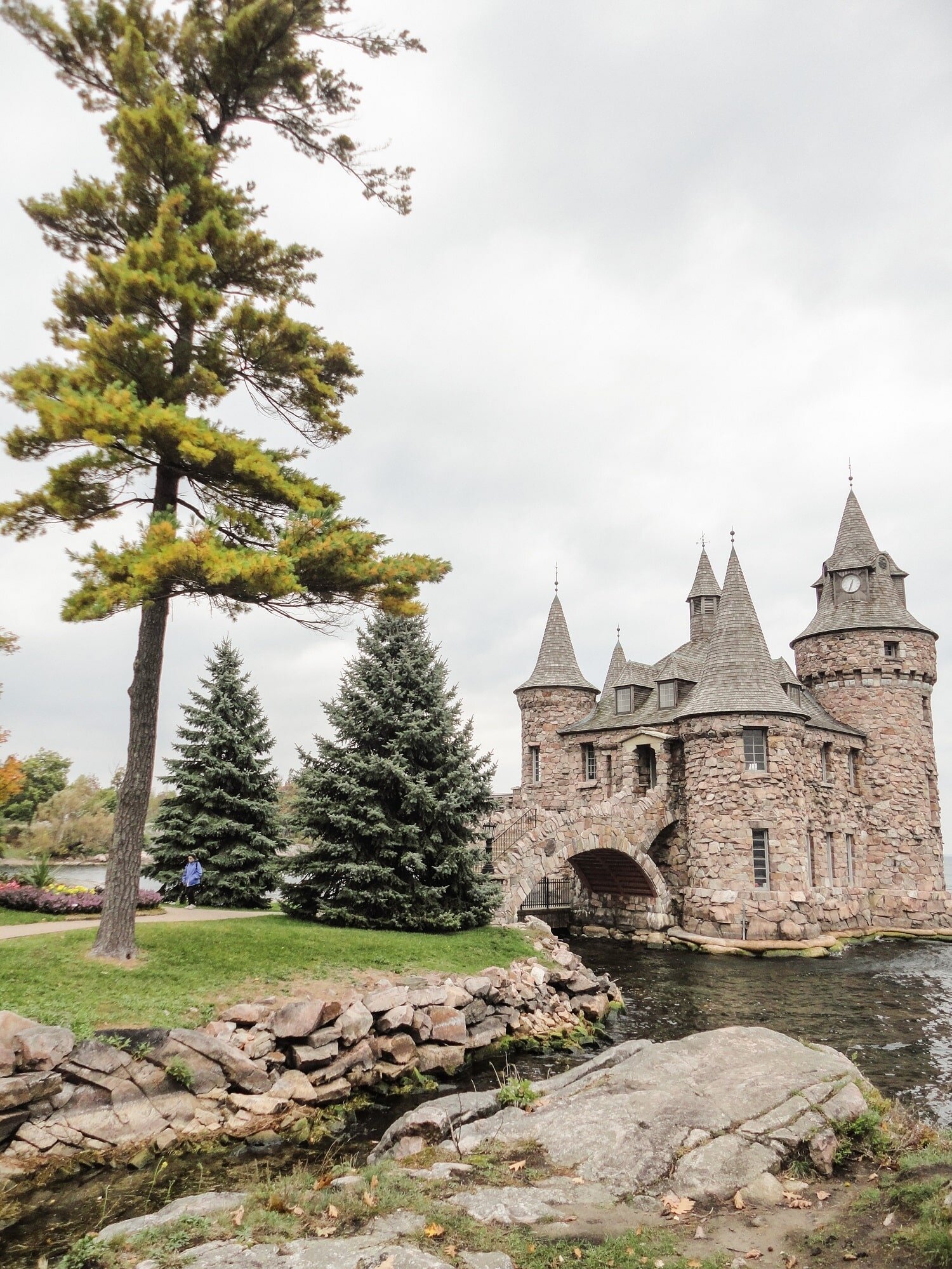  Boldt Castle, Upstate New York fall travel ideas | Blooming Magnolias Blog | Travel, A Thousand Islands, NY 