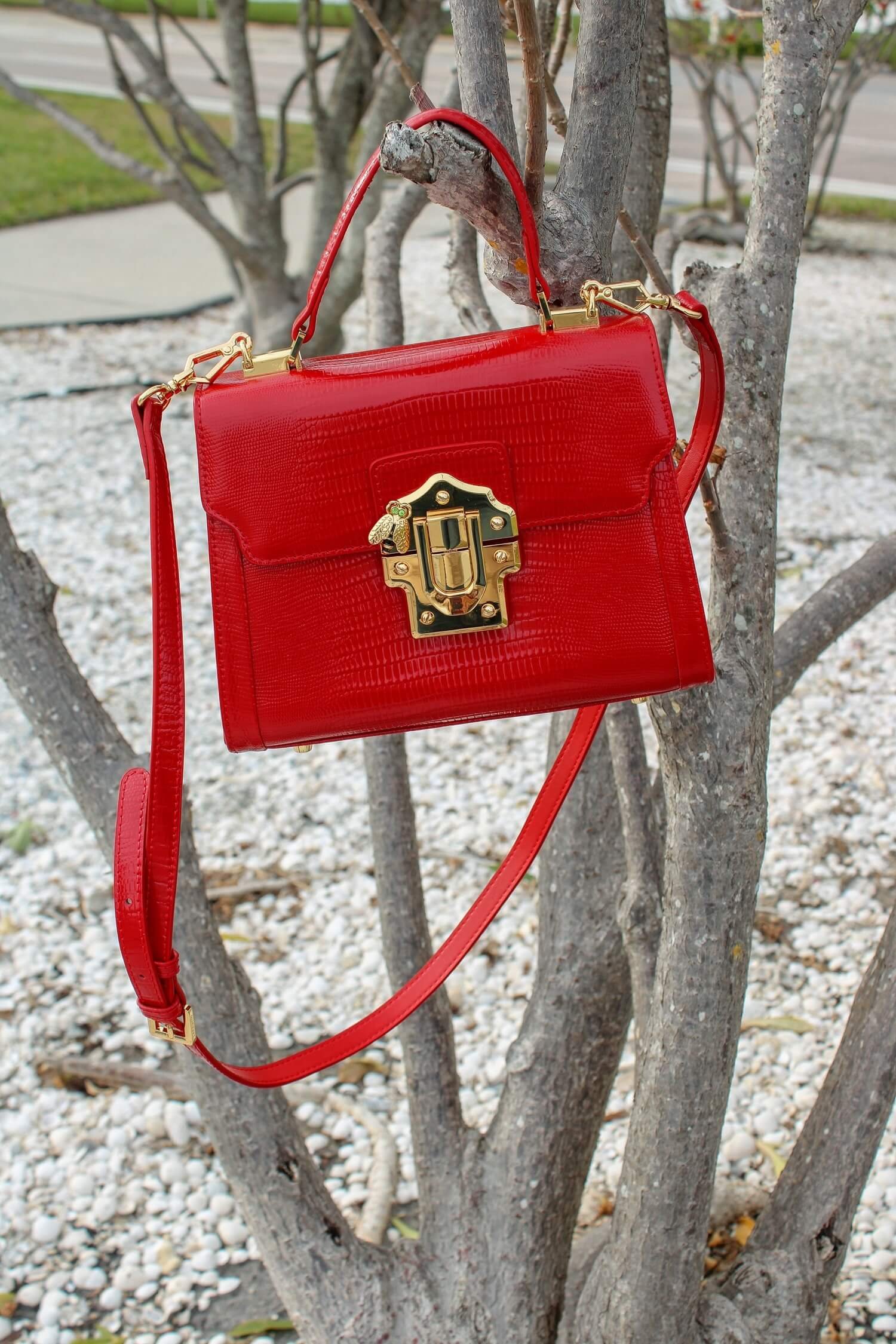 Looking for a classic but fun little bag? Try this one! — Blooming ...