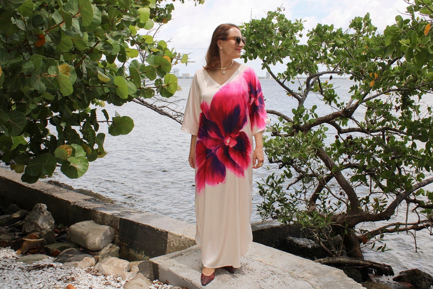 dalia macphee dress A that stands out...  Blooming Magnolias Blog Clothing type Short Sleeve Tie Neck Floral