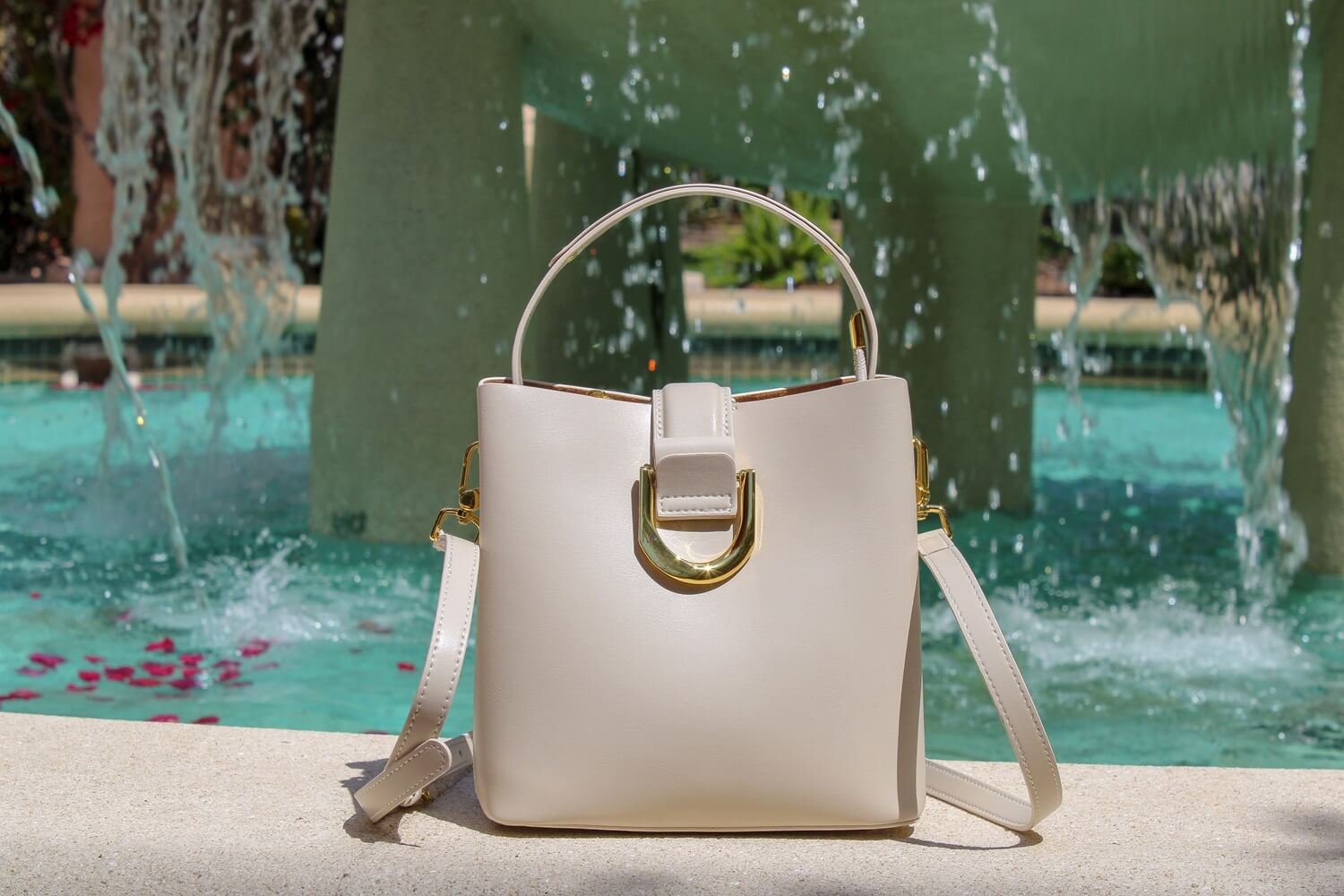 handbag trends are mini bags in style 2021