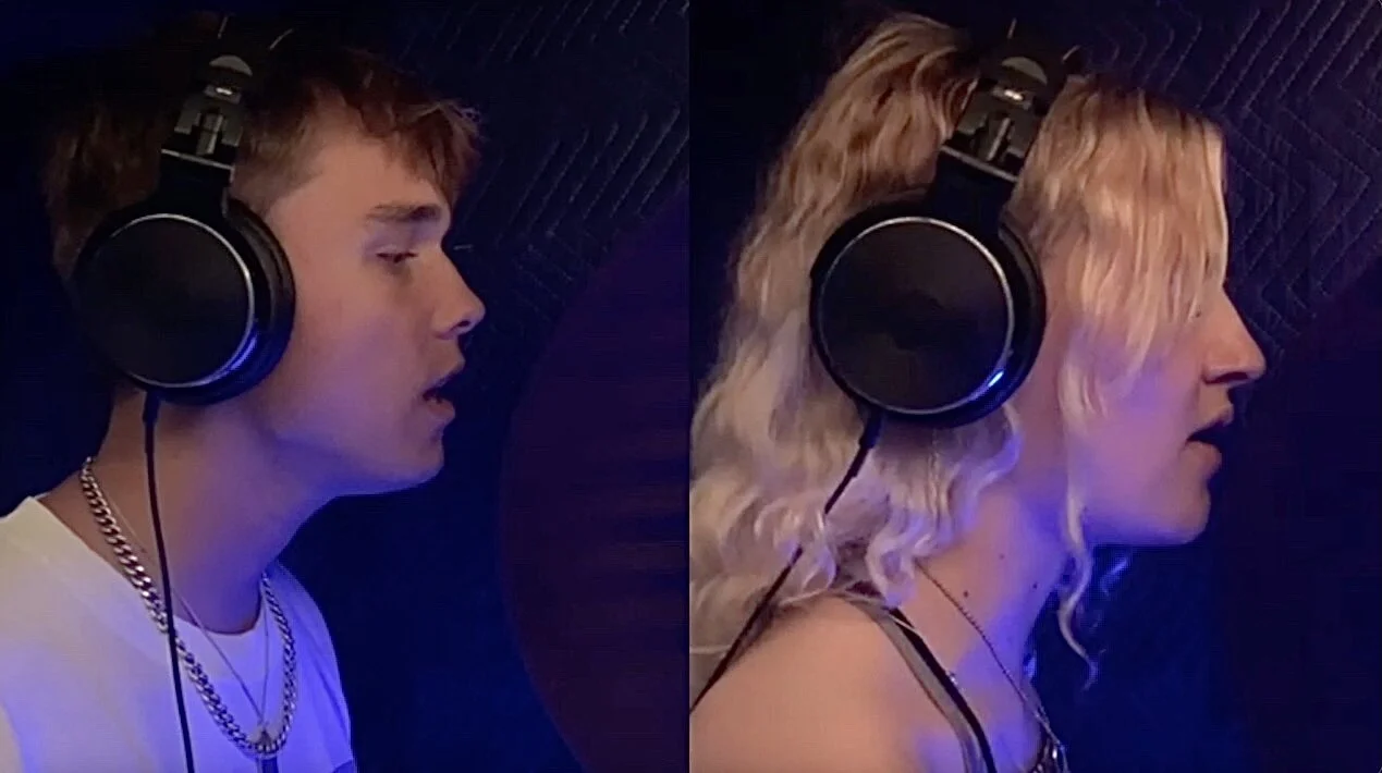 youtube | 'She's The One' (Acoustic Version)