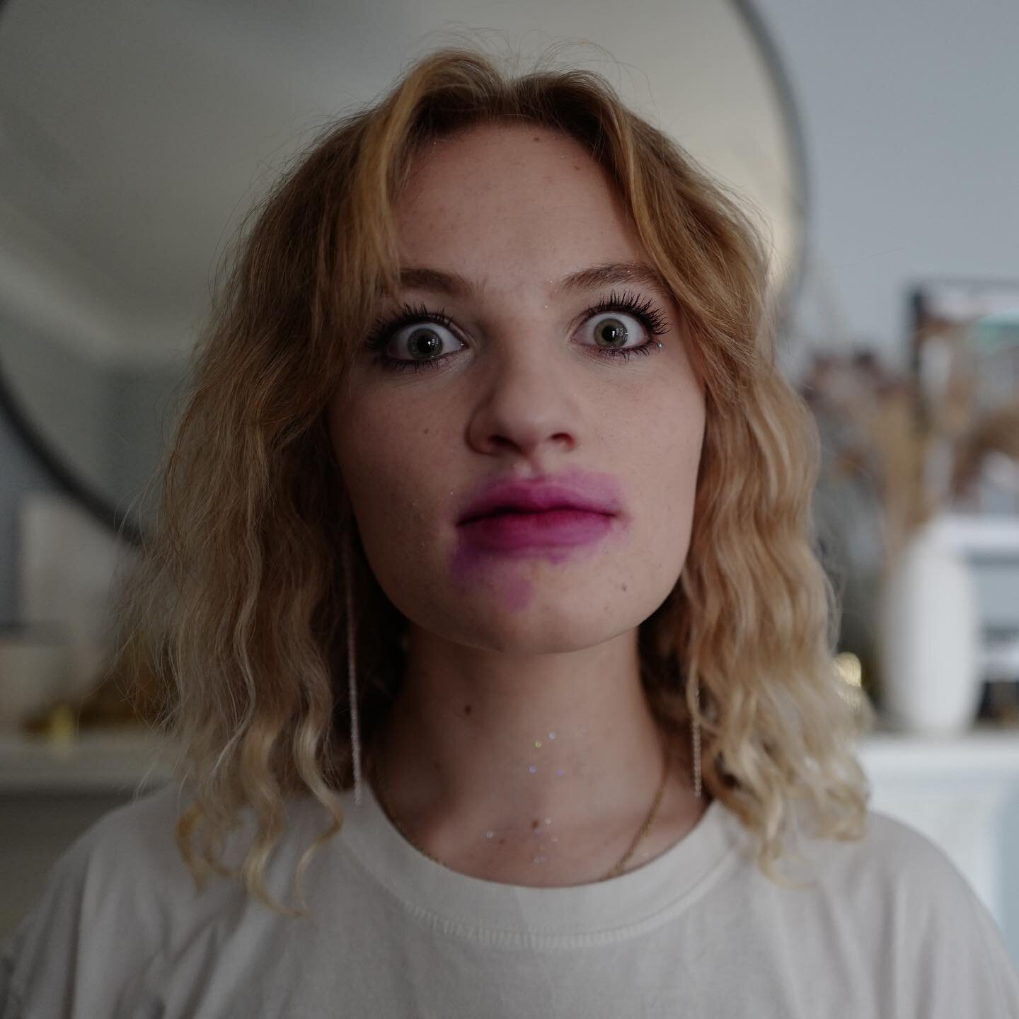 ft. reaction pics for the fact we have two gigs this weekend,,, swipe for details about this sunday @acklamvillagew10 with @hotvoxmusic 😄😄
we get to play 2 wholeeee sets in the afternoon @ 2.30 & 5.30 and we are so extremely excited about this