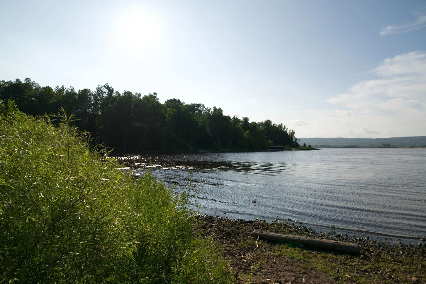 Are you dreaming of warmer weather? Then it is a great time to prepare some summer trips! Today we will explore the itineraries available on our website.

If you are looking for a full-day paddle on the scenic estuary, explore the Superior Bays. Laun