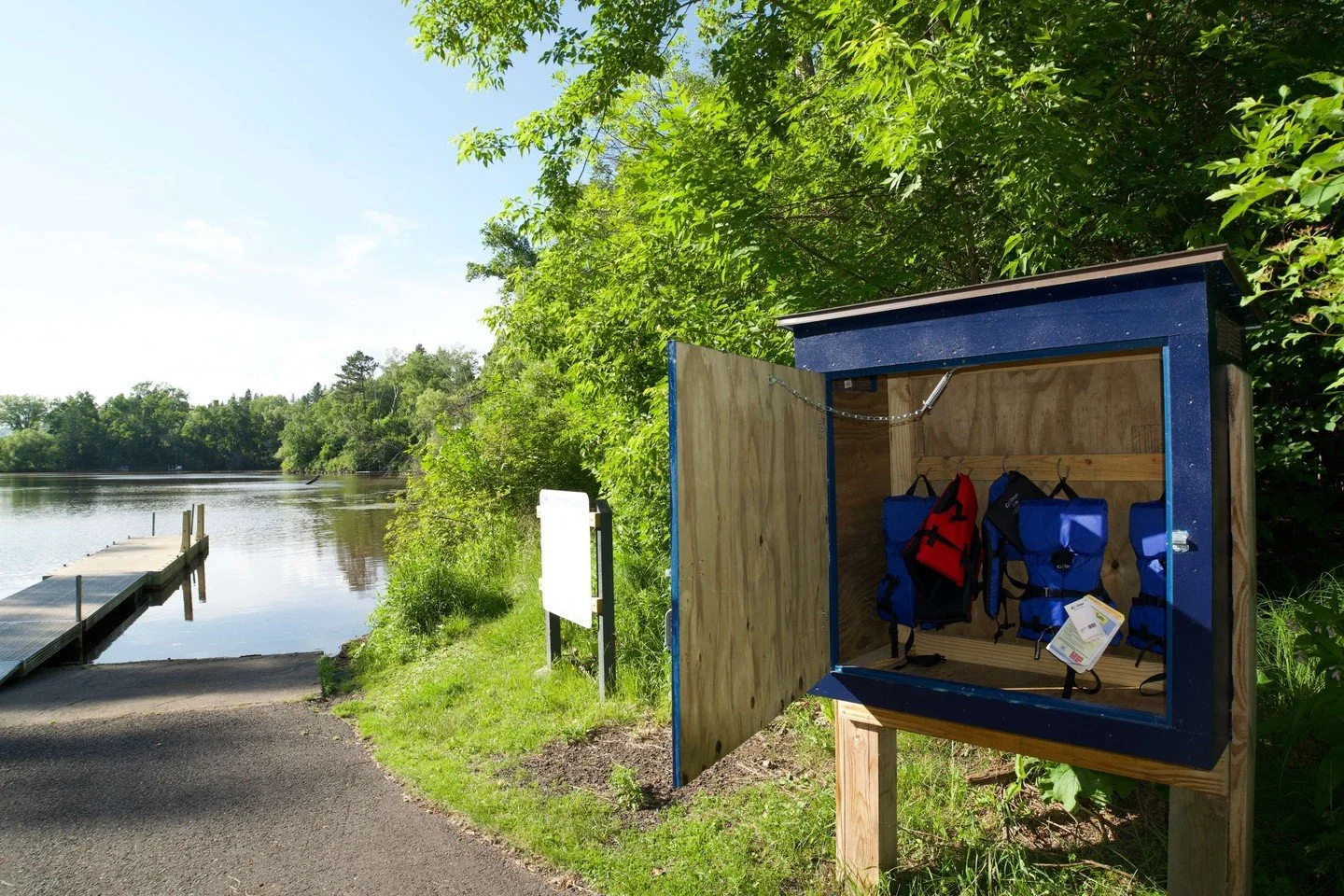 Did you know that Superior, Wisconsin landings require yearly or daily permitting for pull behind boat and kayak trailers? These fees support the maintenance and safety of boat launches, which is evident in the amenities available, the effort put int
