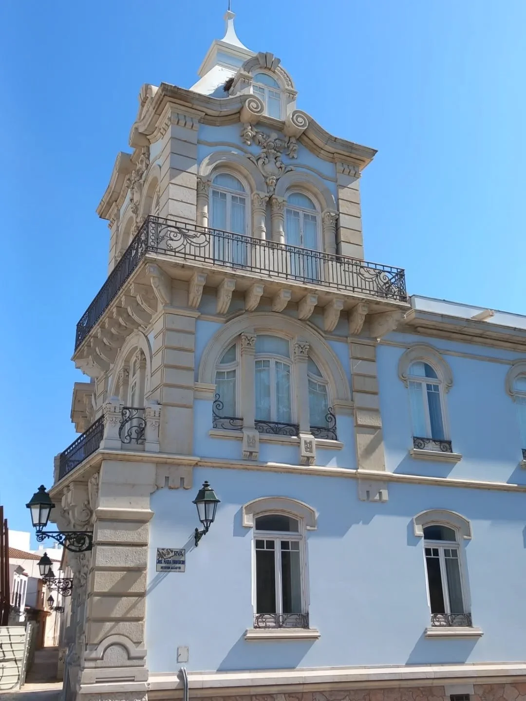 PORTUGAL

I've been very quiet on here but I've been busy . . .

During the October break I headed off for some sun with my partner, his sister and niece. 

2nd time in Portugal, and this time, we visited Olhao. Had a couple of day trips to Faro and 