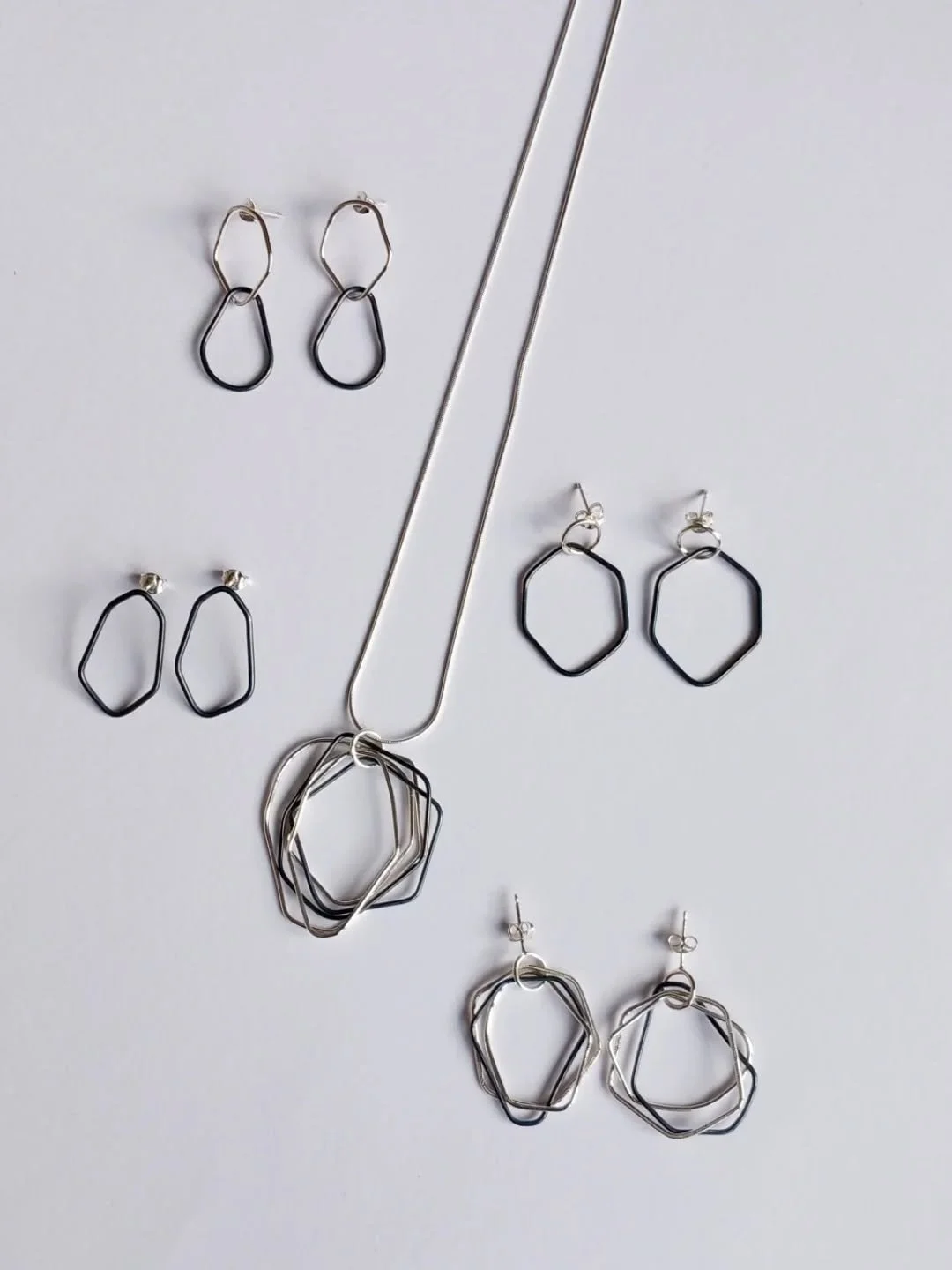 Hi, I'm @emmaboxallgray, a jewellery designer from Edinburgh. Today, I'm taking over the @greengallerylifestyle Instagram so you can get to know a little about me and my work.

I work from my home studio, where I'm now based in Midlothian near the be