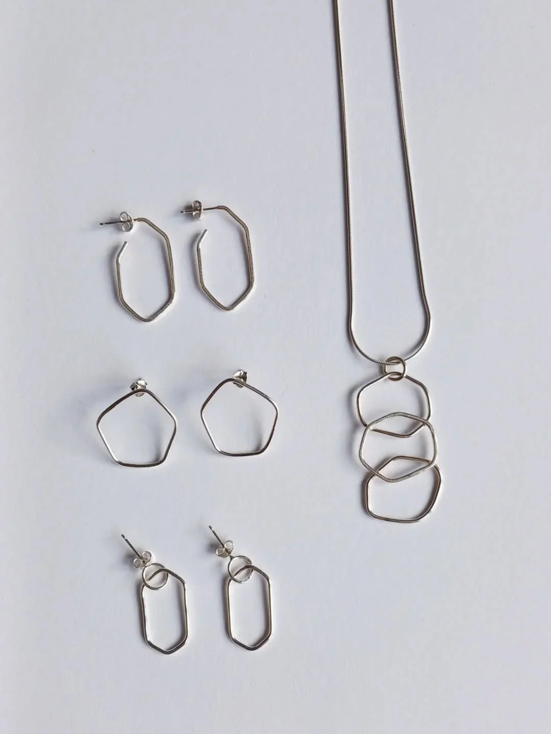 LAST ORDERS 

If you're still looking for those last-minute gifts you have until tomorrow afternoon to get them placed for delivery for Christmas. 🎄

There is still a good selection of jewellery, prints and coasters available on my website.

Some lo