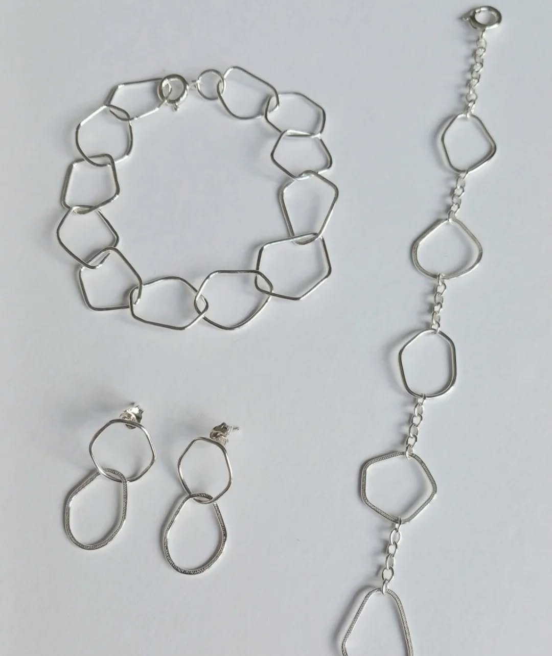 DIFFERENT PERSPECTIVES

Upcoming exhibition at @greengallerylifestyle where they are showcasing fresh new work from Rosanne Barr, Gary Harper &amp; Pauline Cumming. 
I am also pleased to be showing a selection of my jewellery throughout the show. 

R