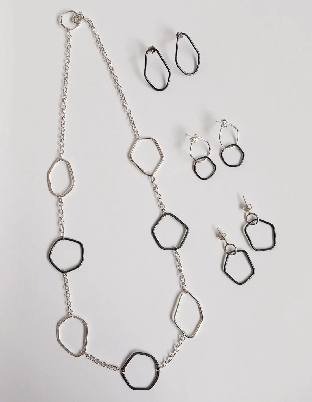 @perthshiregallery 

At the weekend, I took a very wet and misty drive up to Pitlochry to the perthshire gallery to meet the lovely Jennifer and Emily.
First month of the year and a new stockist already!

You can now find 19 pieces of my jewellery in