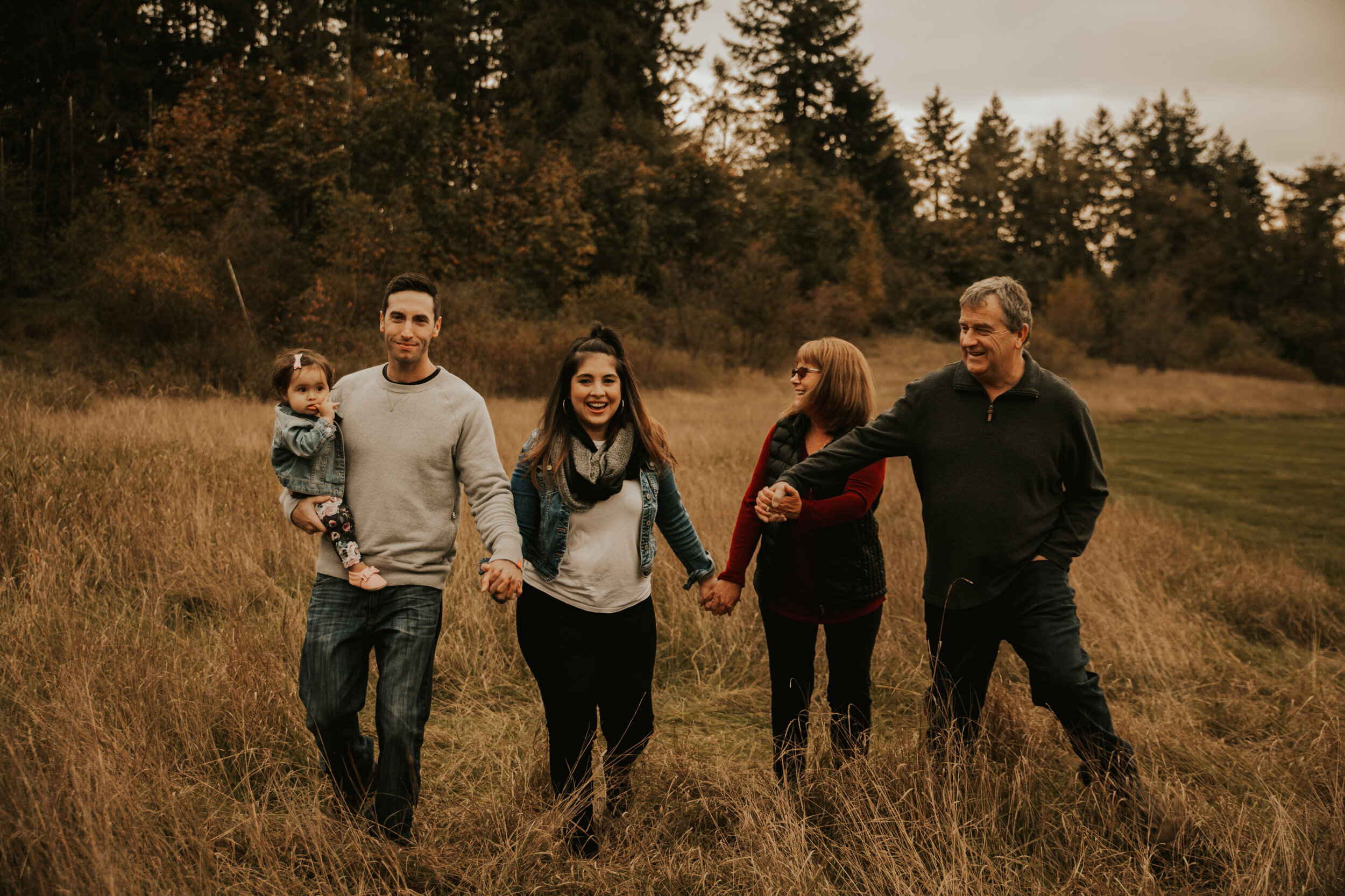 Extended Family Session in Abbtosford, BC - Rossy Full Gallery