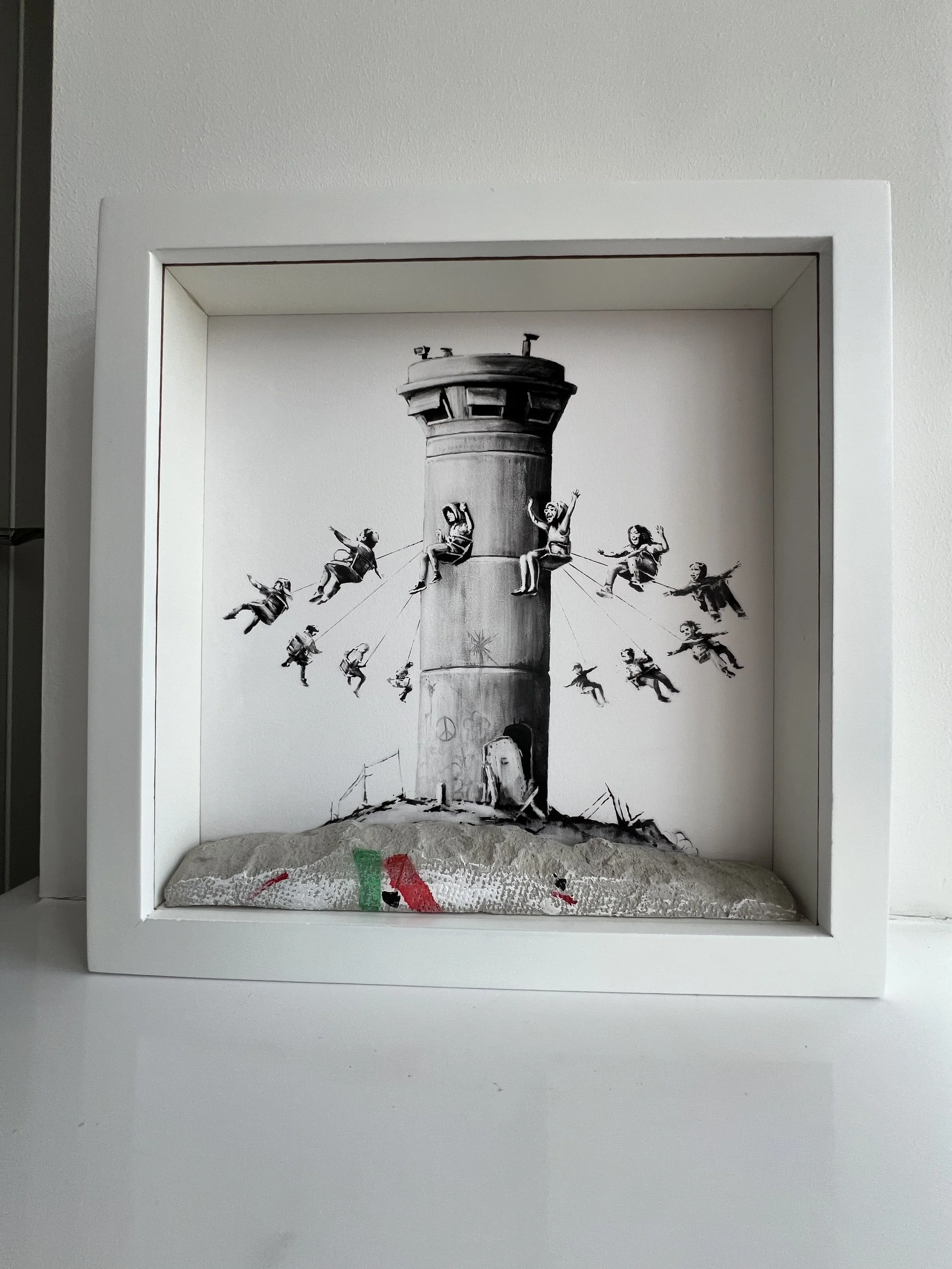 その他 BANKSY THE WALLED OFF HOTEL BOX SET BANKSY Walled Off Hotel Box Set • Silverback Gallery