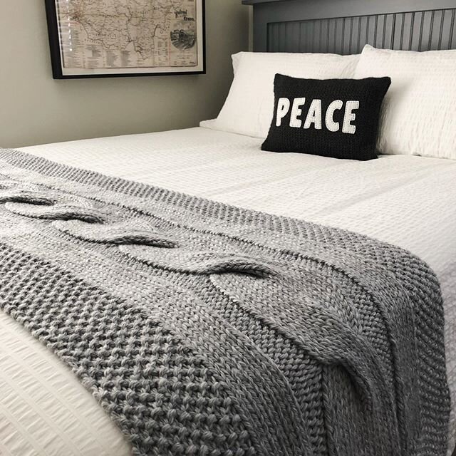 Happy Leap Day! 🌟Hope you are able to do a few things you enjoy on this &lsquo;bonus&rsquo; day.  Wishing you a peaceful day! ❤️Mary Lee 
My &lsquo;River of Dreams&rsquo; bed runner blanket adds texture and interest to any bedroom. It&rsquo;s fun to