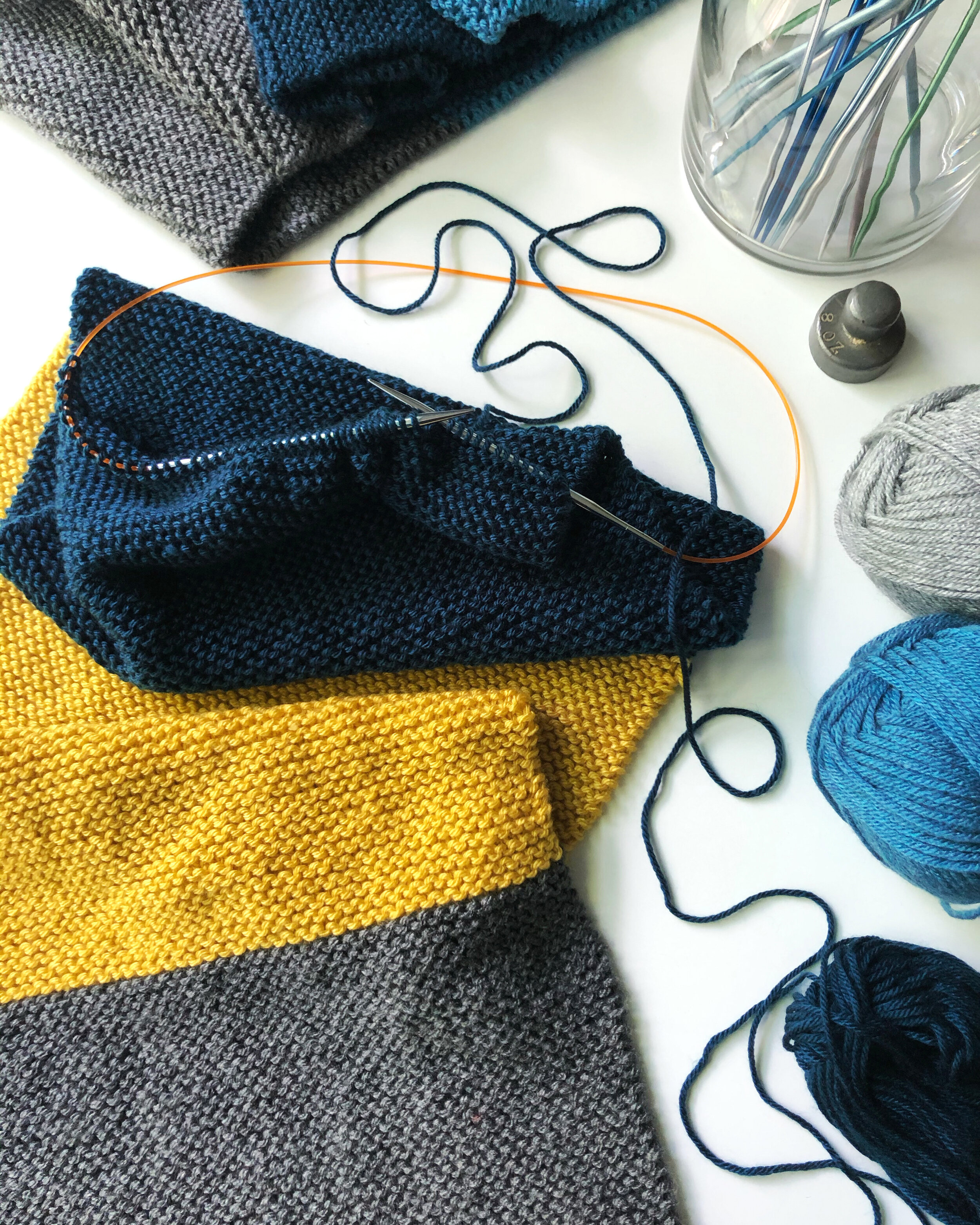 Modern Color-Block Garter Stitch Blanket Throw for Lion Brand Basic Stitch  Anti-Pilling Yarn — Fifty Four Ten Studio