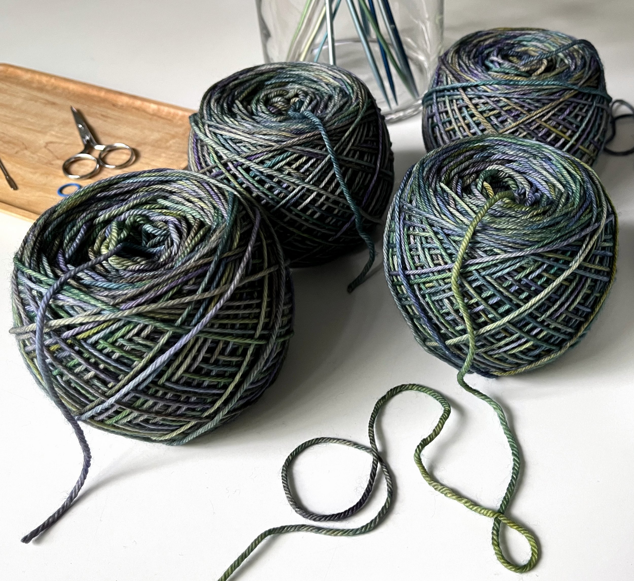 Crochet Beginner Guide: How To Use a Yarn Ball Winder  Tutorial, DIY,  Knitting, Easy, Organize 👋 