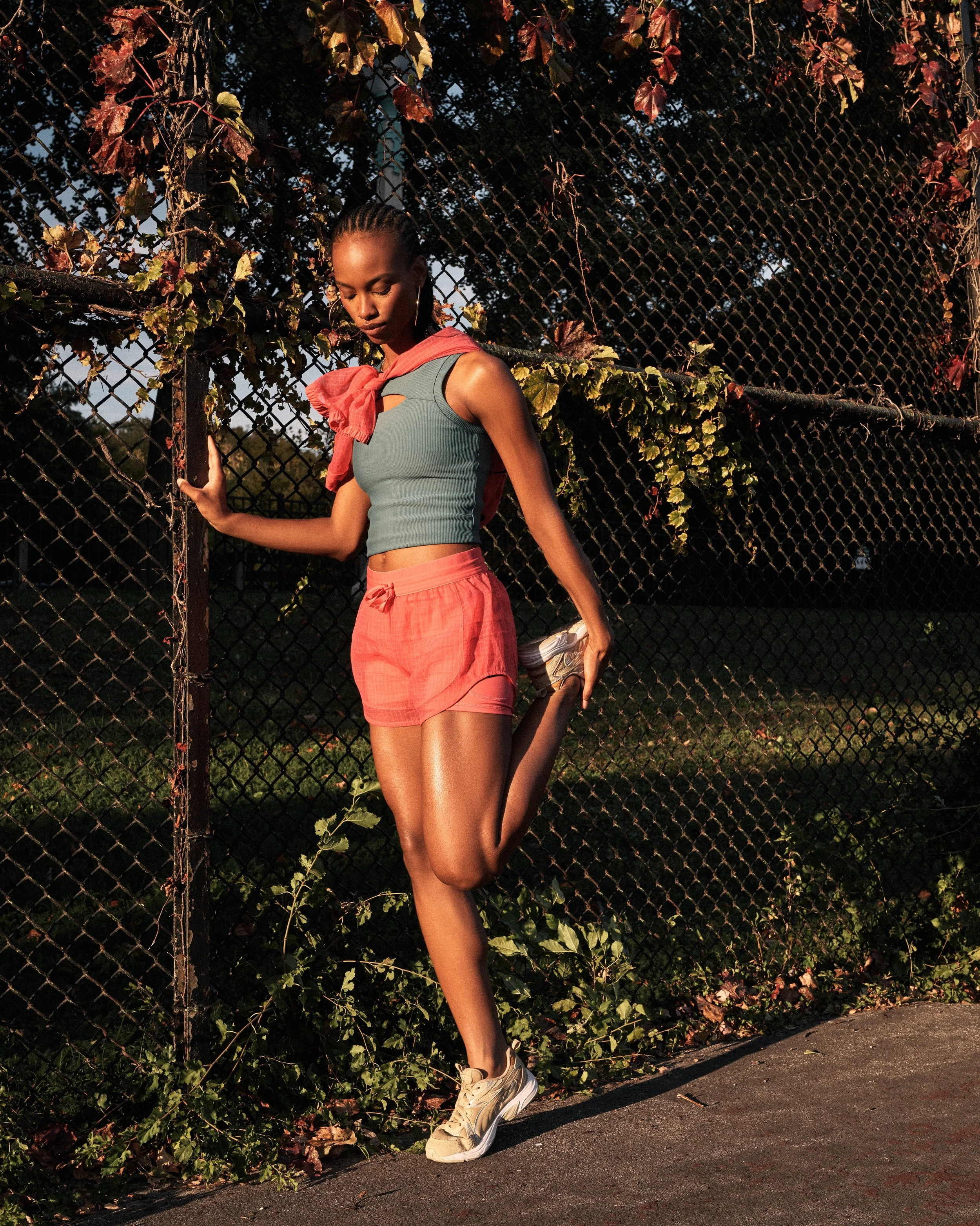 Des'sFitnessStudio+OutdootPhotoshootChicago10.21.24-14.jpg