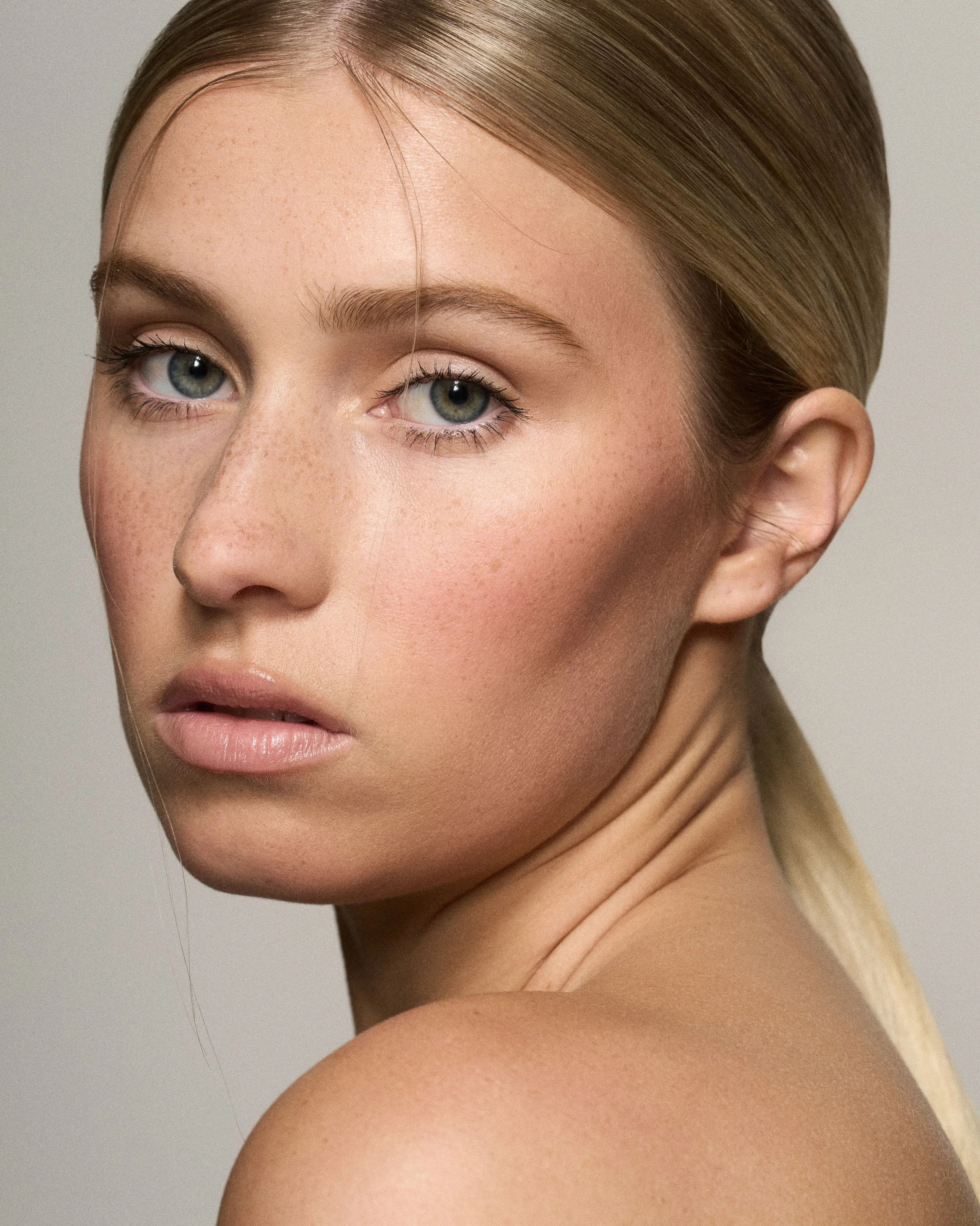 ParisHudson'sStudioShoot02.09.25-2.jpg