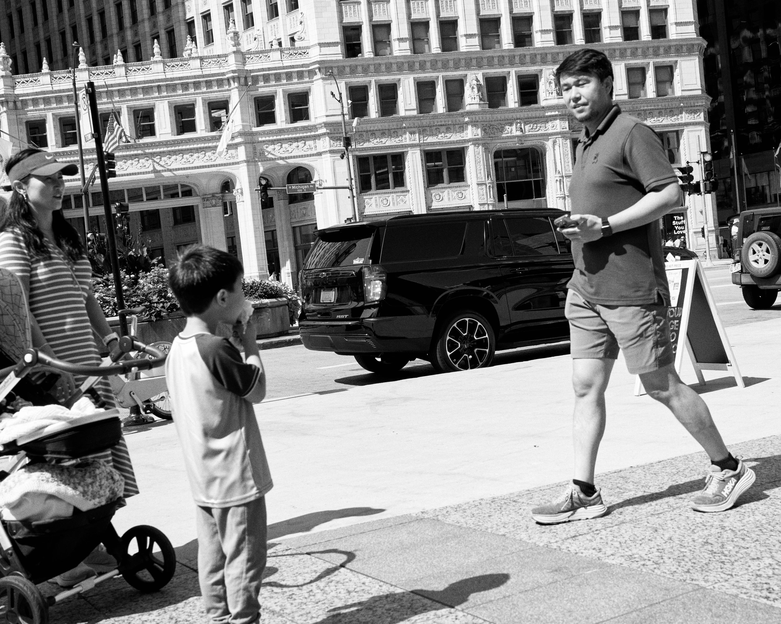 20250911-StreetPhotographyChicago-9.jpg