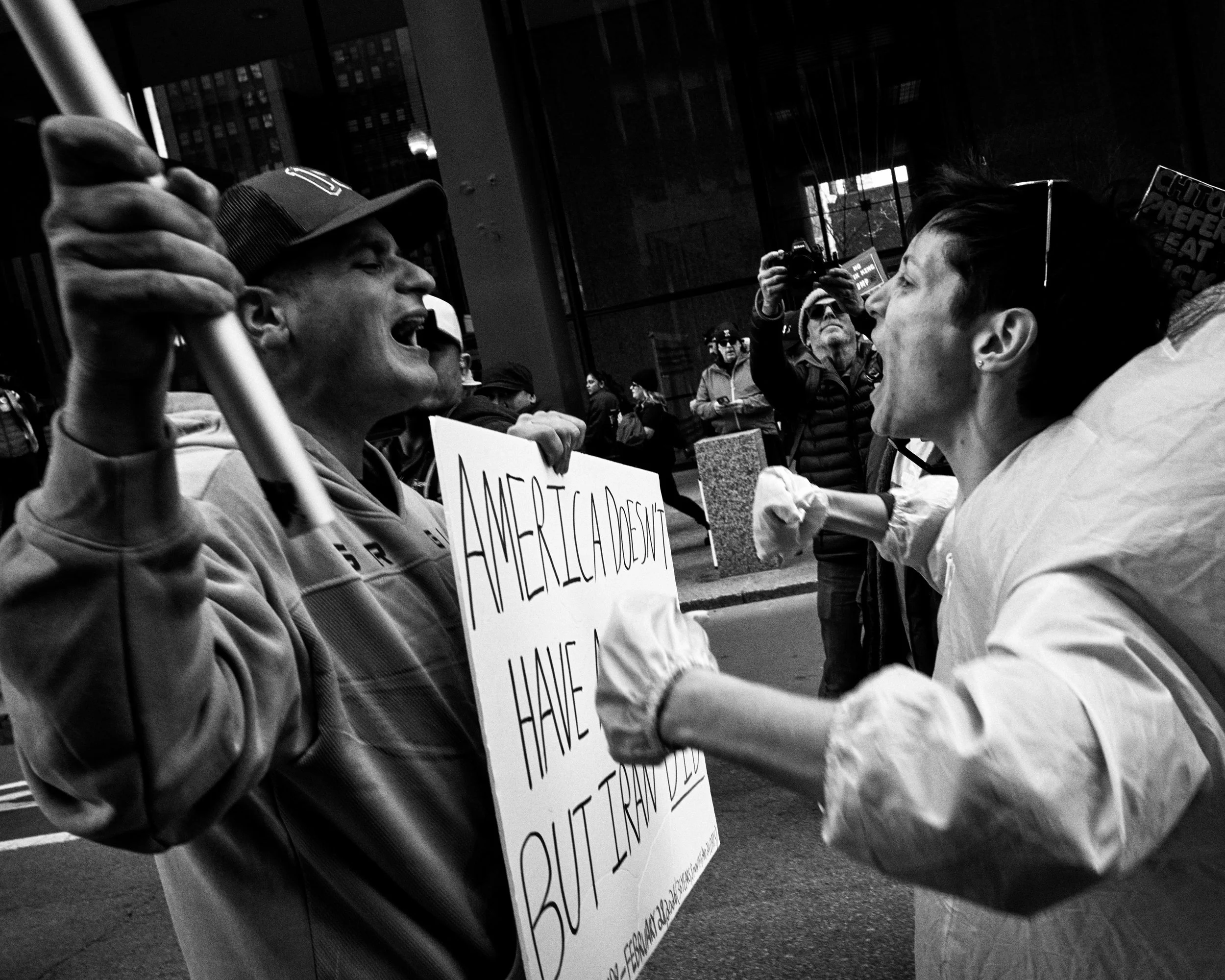 20260328_NoKingsProtest_ChicagoGrantPark-11.jpg