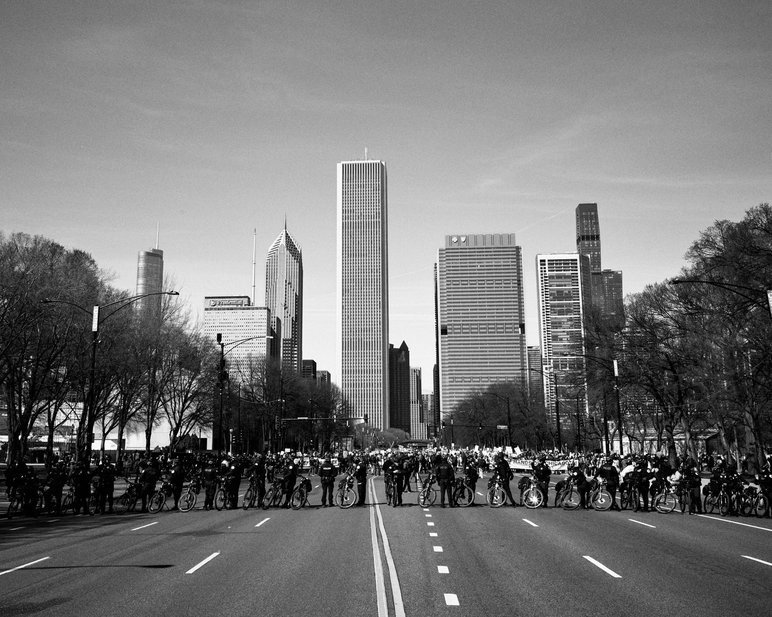 20260328_NoKingsProtest_ChicagoGrantPark-5.jpg