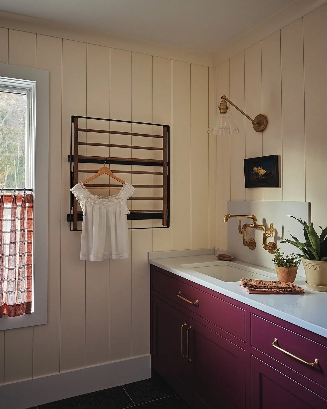 One of the goals with our #LakeWaramaug project was to soften the space and imbue this brand-new building with a sense of history and warmth. To do so, we reached across the pond for inspiration - to the British countryside. The English country aesth